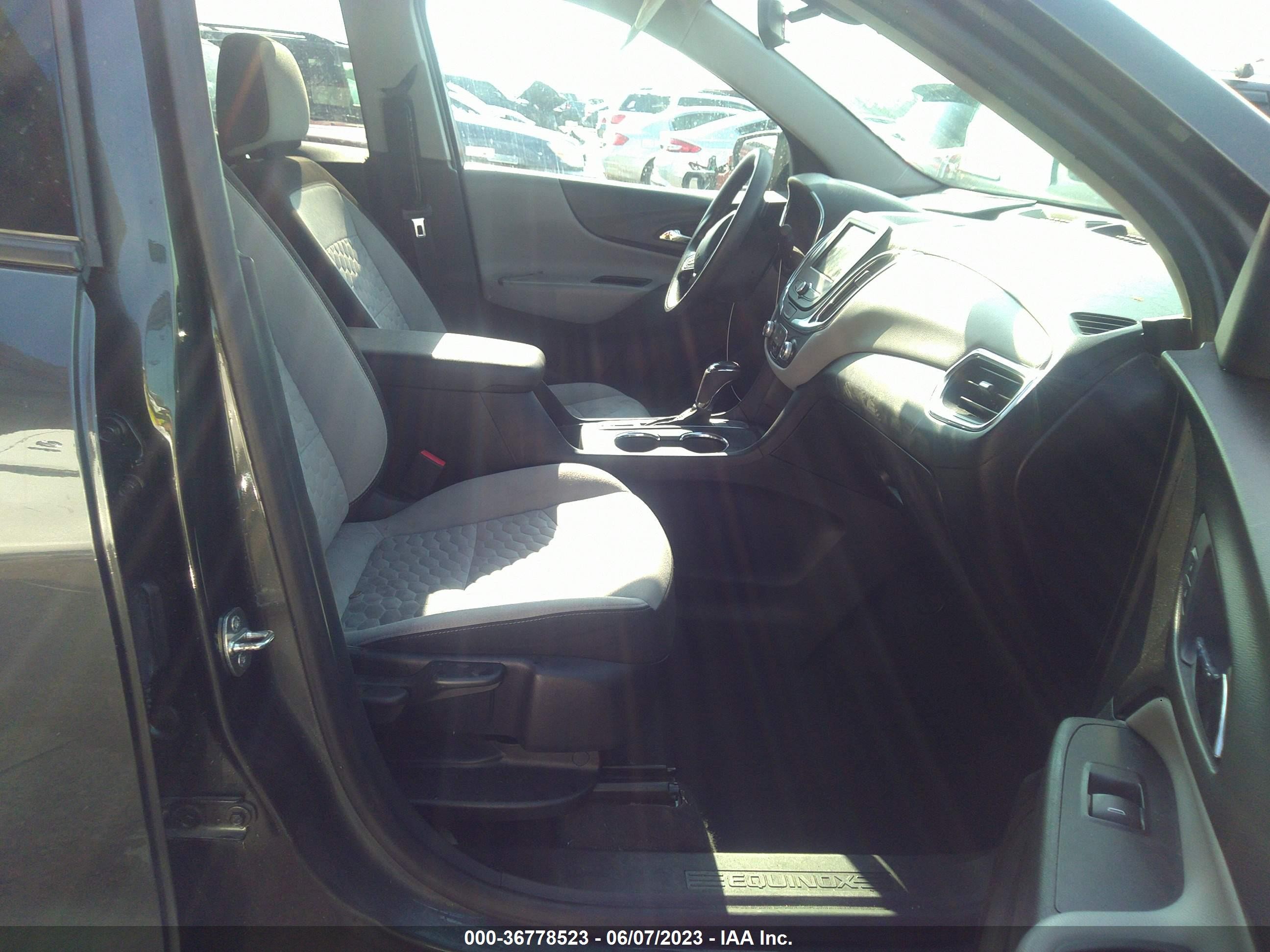 Photo 4 VIN: 3GNAXHEV7KS559731 - CHEVROLET EQUINOX 