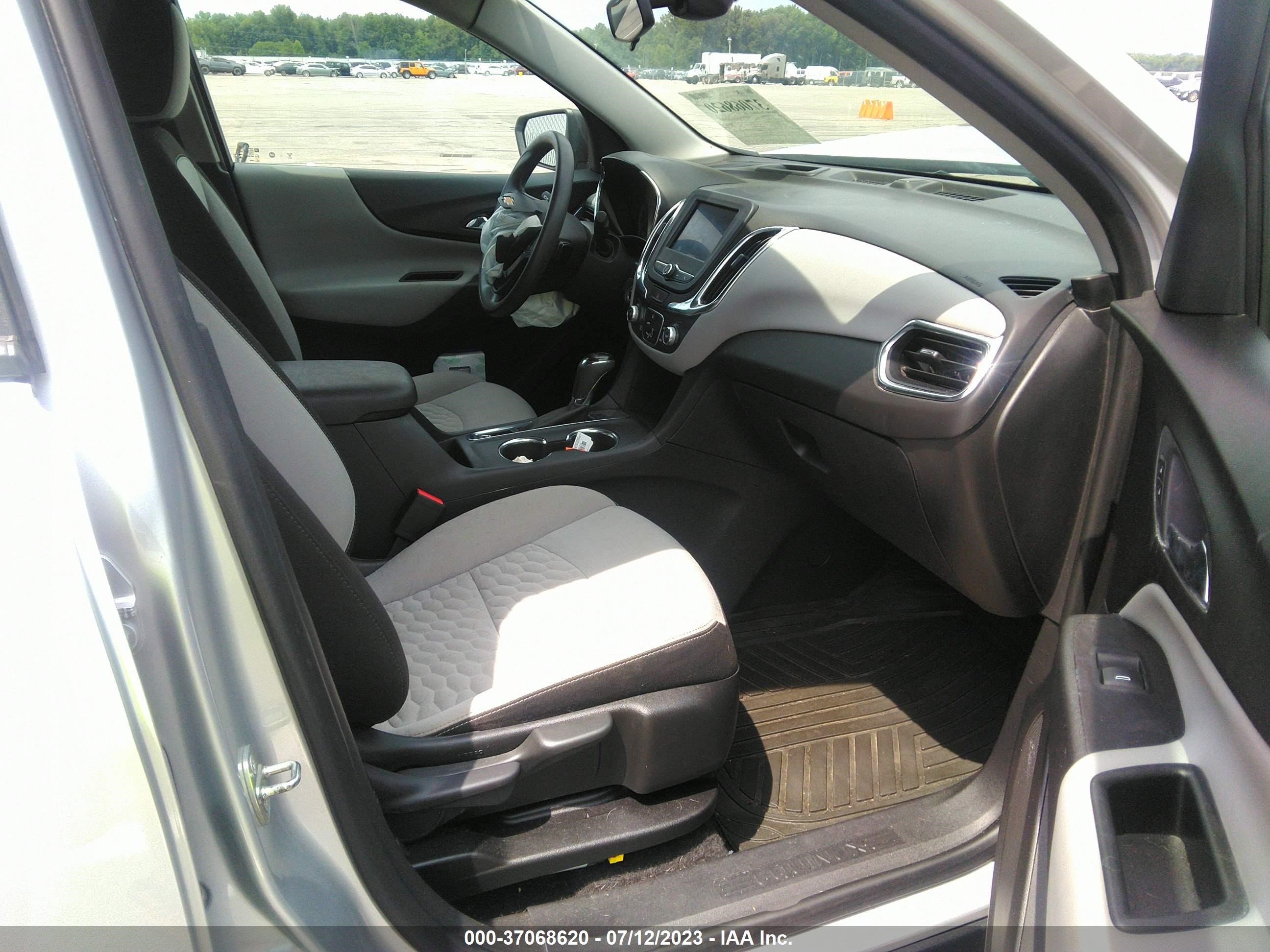 Photo 4 VIN: 3GNAXHEV7LS586557 - CHEVROLET EQUINOX 