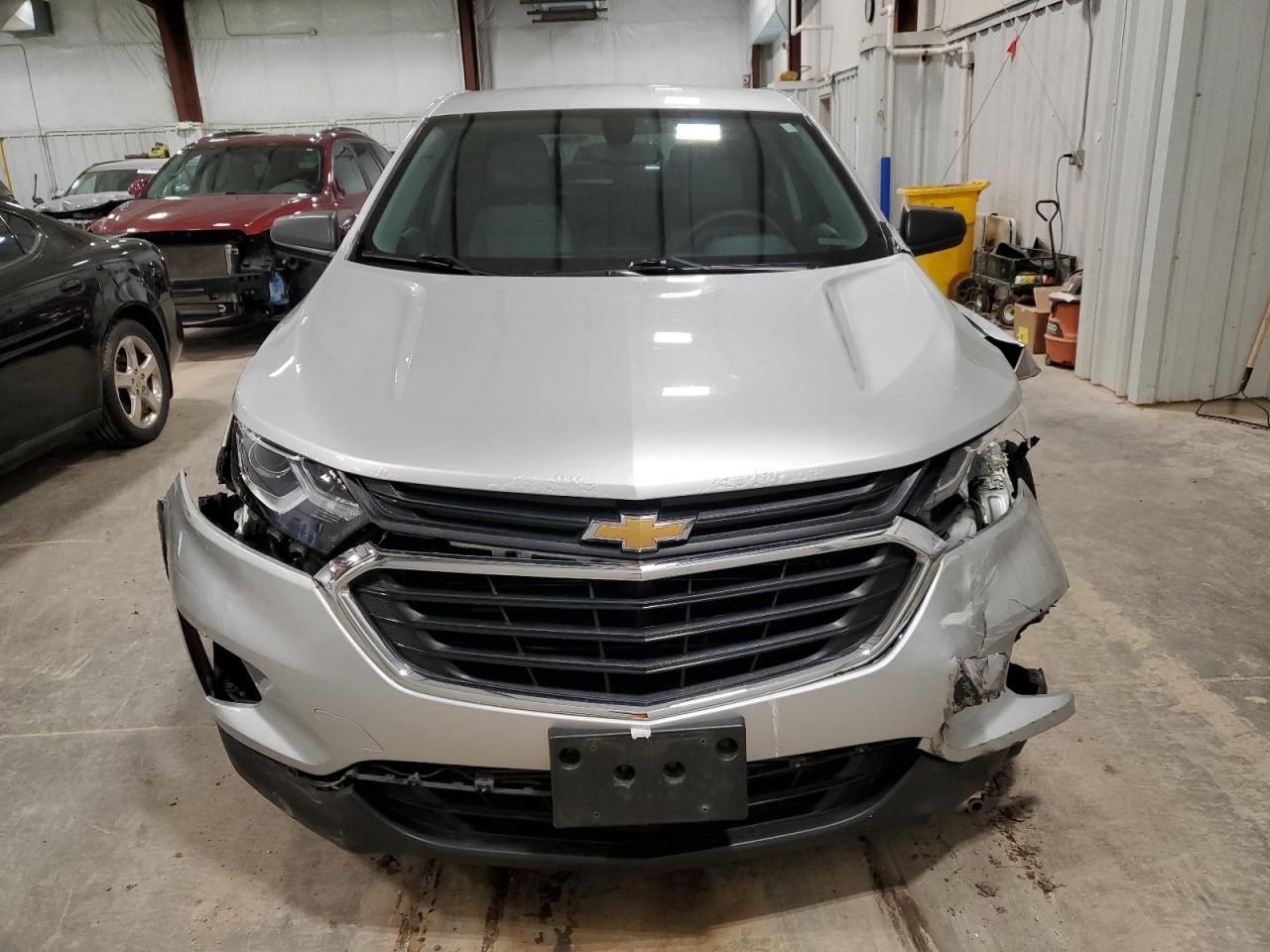 Photo 4 VIN: 3GNAXHEV8KS603185 - CHEVROLET EQUINOX 