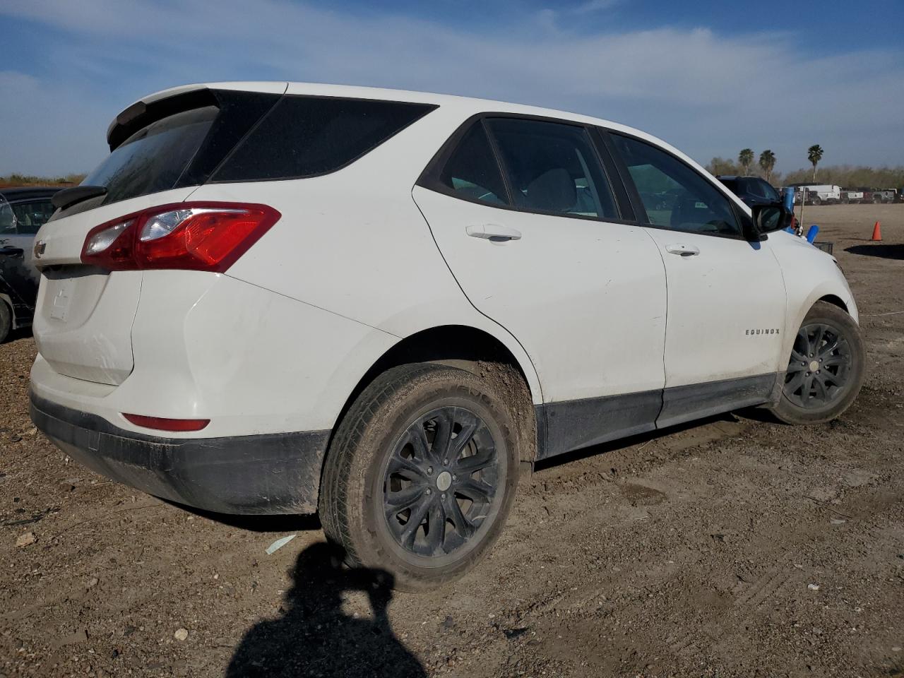 Photo 2 VIN: 3GNAXHEV8LS579049 - CHEVROLET EQUINOX 