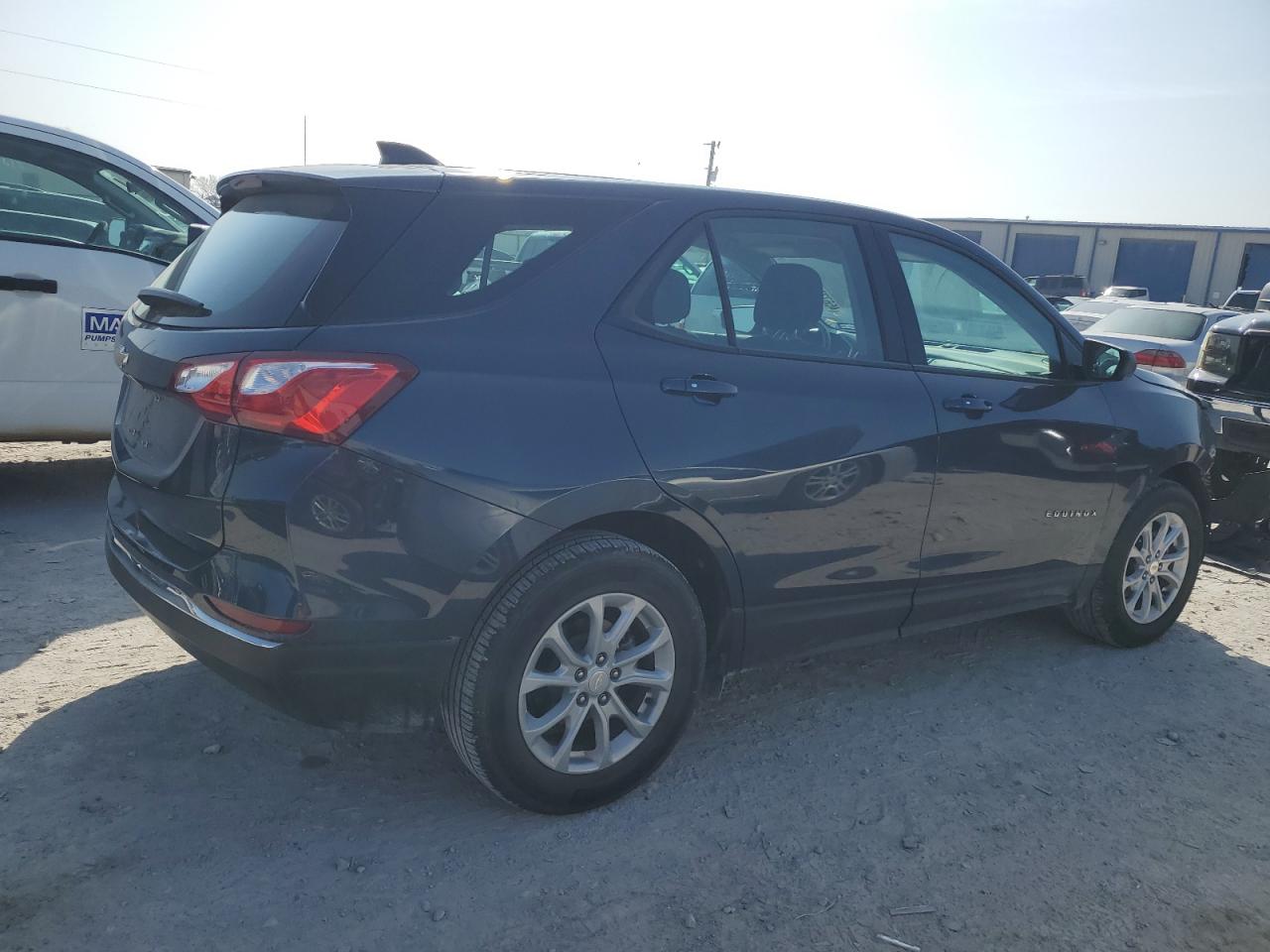 Photo 2 VIN: 3GNAXHEV9JL107255 - CHEVROLET EQUINOX 