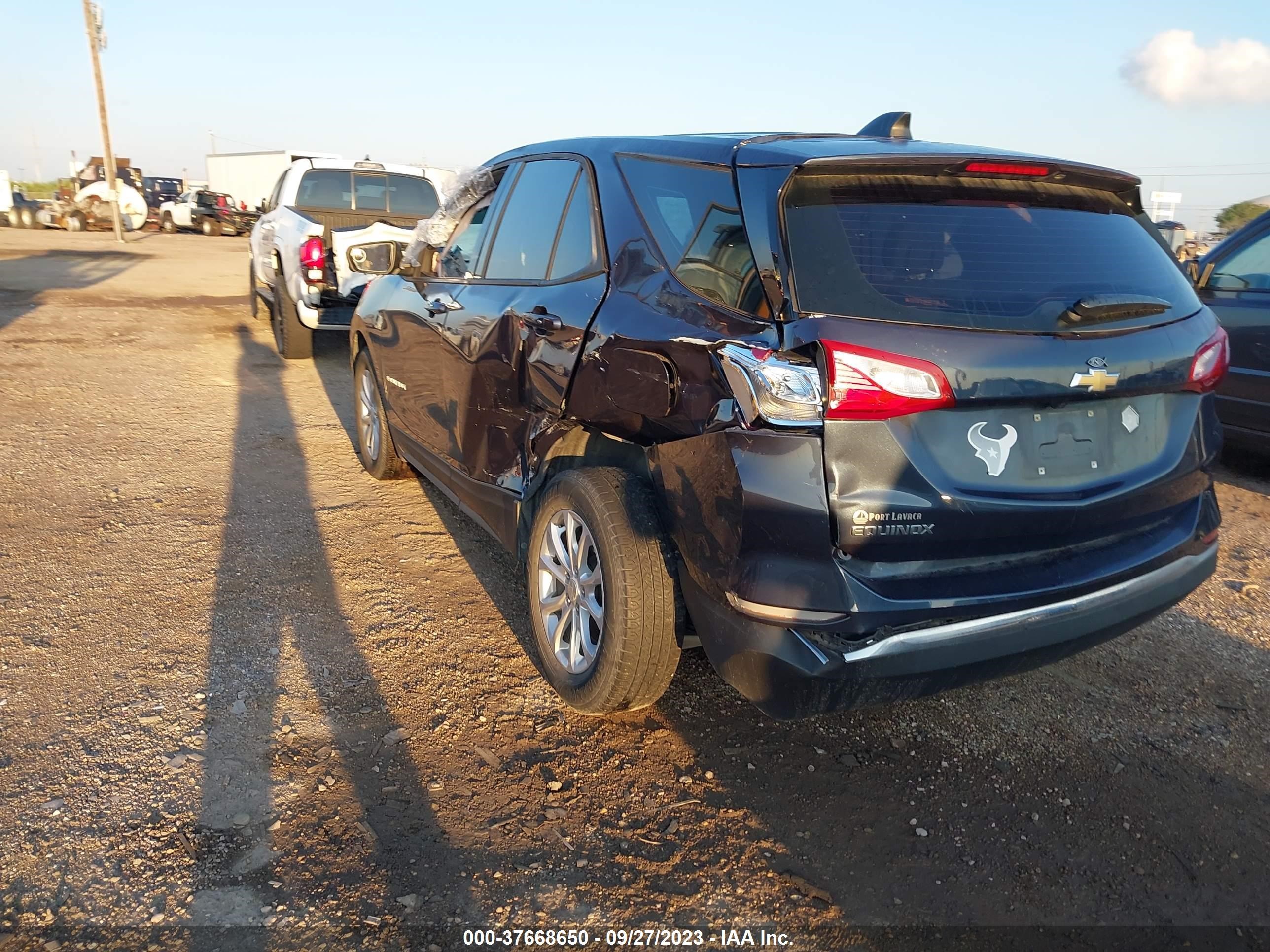 Photo 2 VIN: 3GNAXHEV9JL132219 - CHEVROLET EQUINOX 