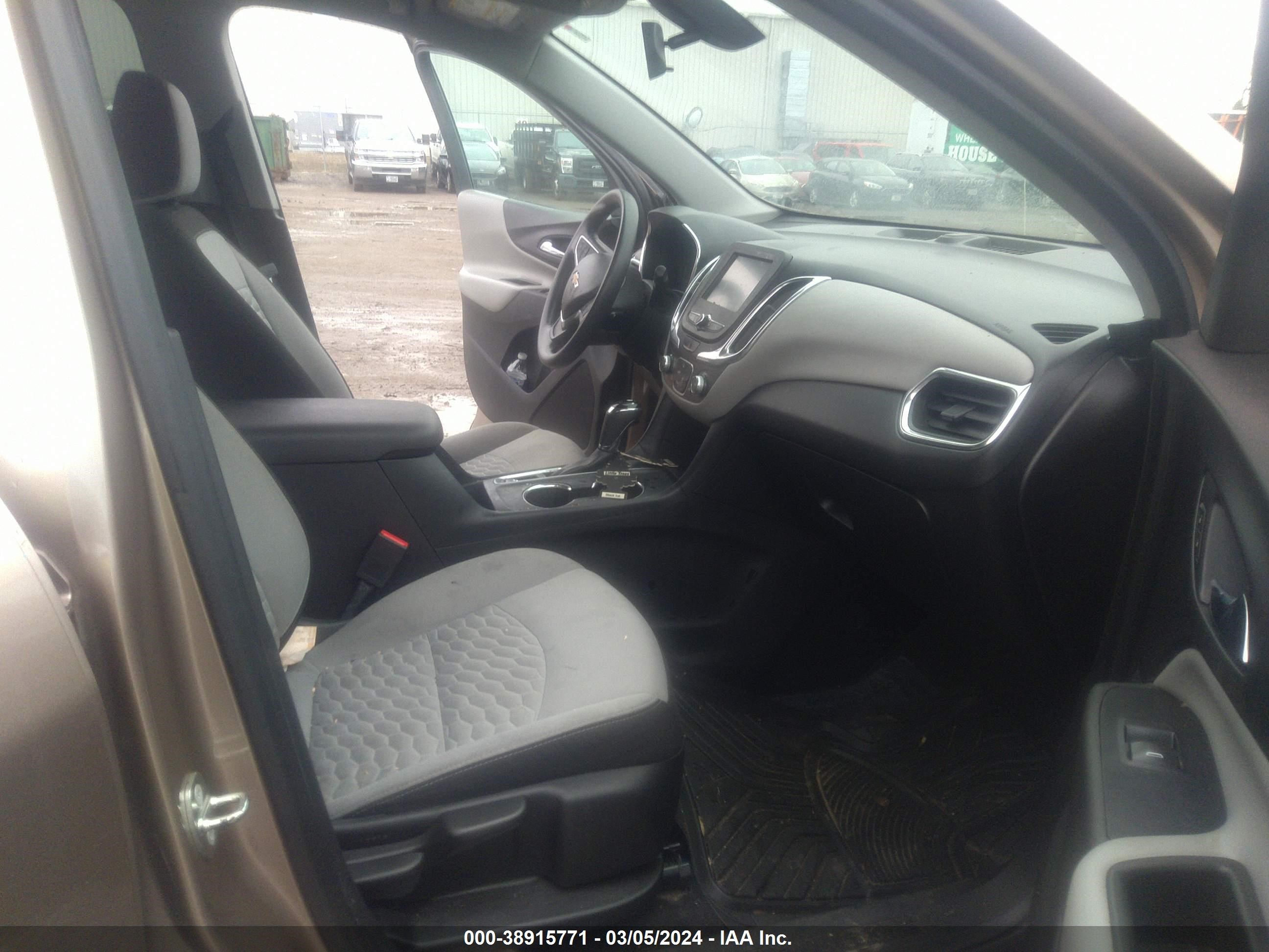 Photo 4 VIN: 3GNAXHEVXJL173376 - CHEVROLET EQUINOX 