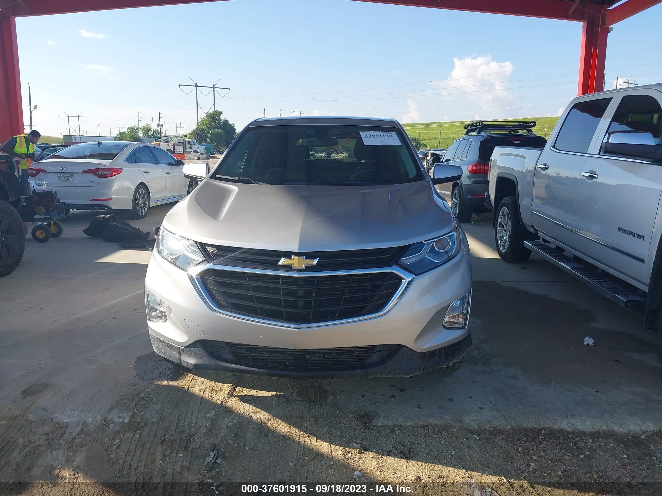 Photo 11 VIN: 3GNAXJEV2JL282714 - CHEVROLET EQUINOX 