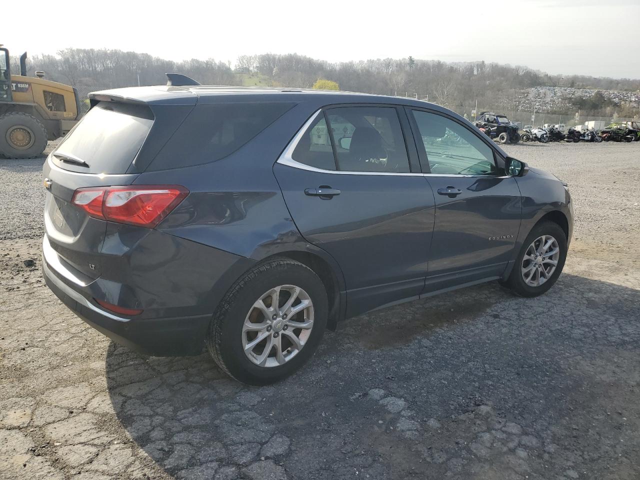 Photo 2 VIN: 3GNAXJEV3JS570666 - CHEVROLET EQUINOX 