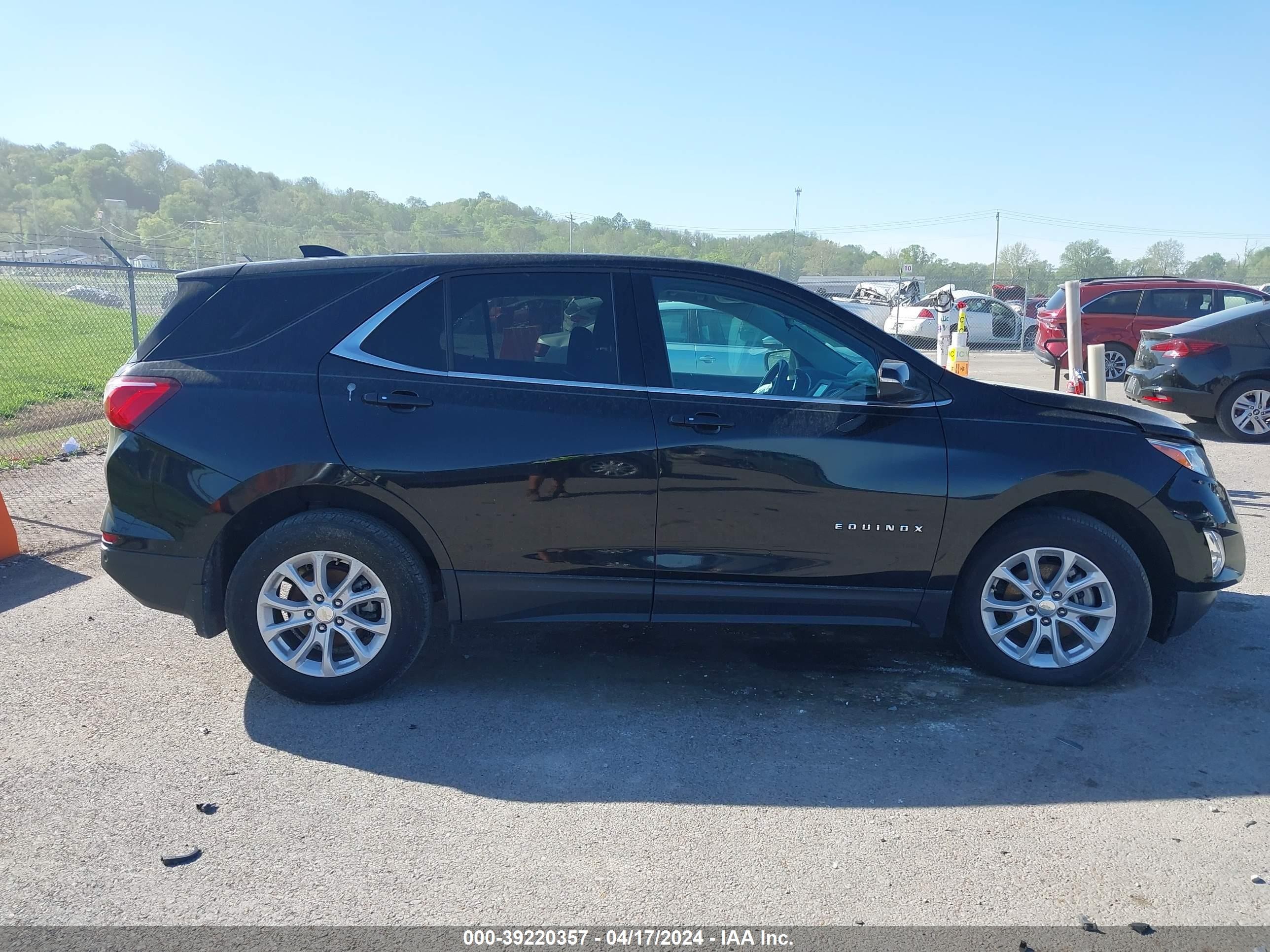 Photo 12 VIN: 3GNAXJEV4JL270130 - CHEVROLET EQUINOX 