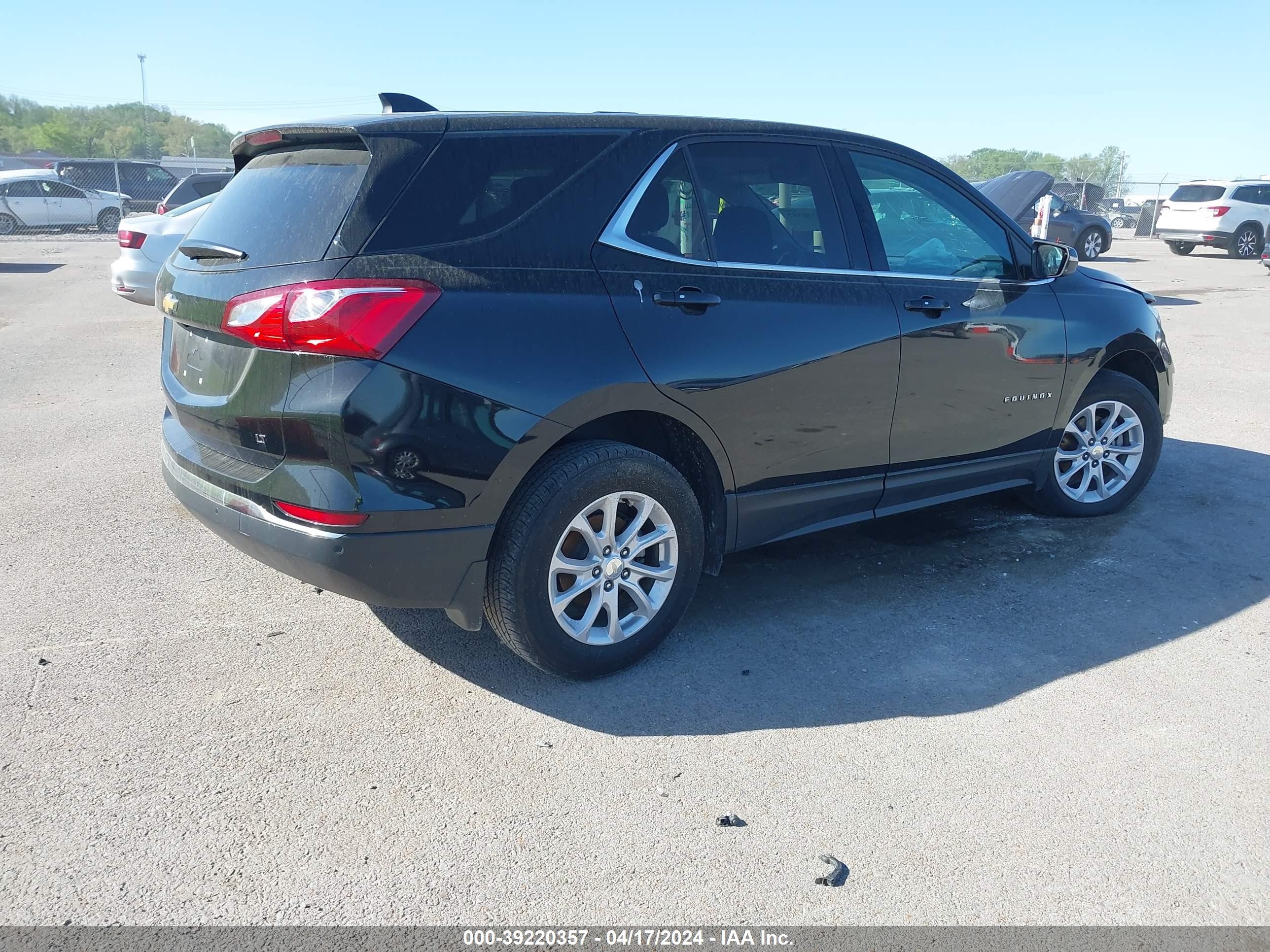 Photo 3 VIN: 3GNAXJEV4JL270130 - CHEVROLET EQUINOX 