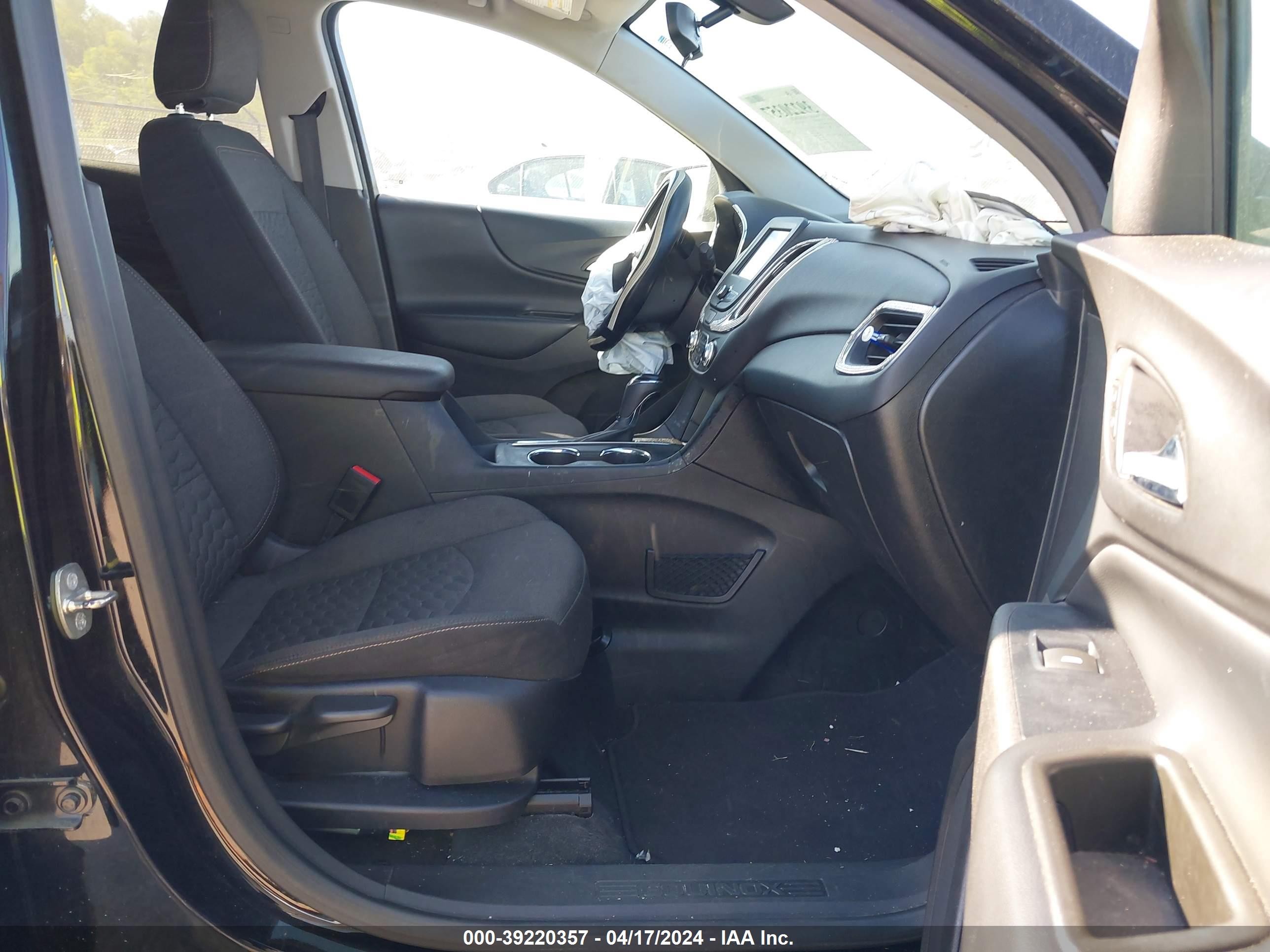 Photo 4 VIN: 3GNAXJEV4JL270130 - CHEVROLET EQUINOX 