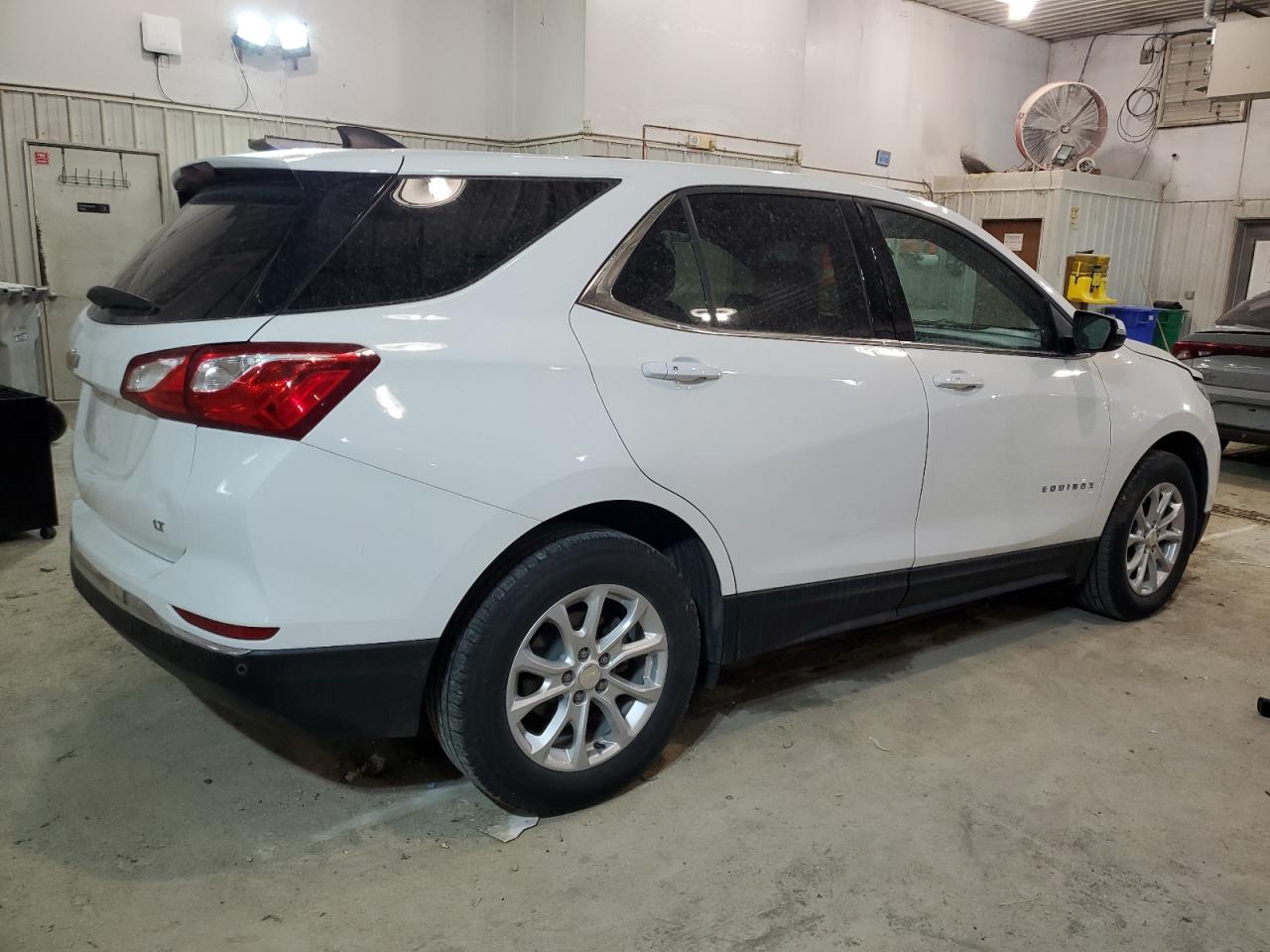 Photo 2 VIN: 3GNAXJEV5JS548006 - CHEVROLET EQUINOX 