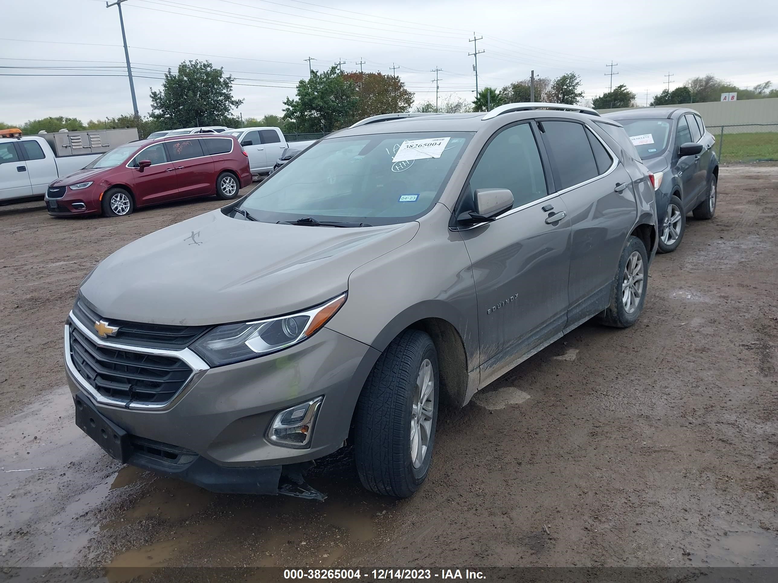 Photo 1 VIN: 3GNAXJEV6JL104823 - CHEVROLET EQUINOX 