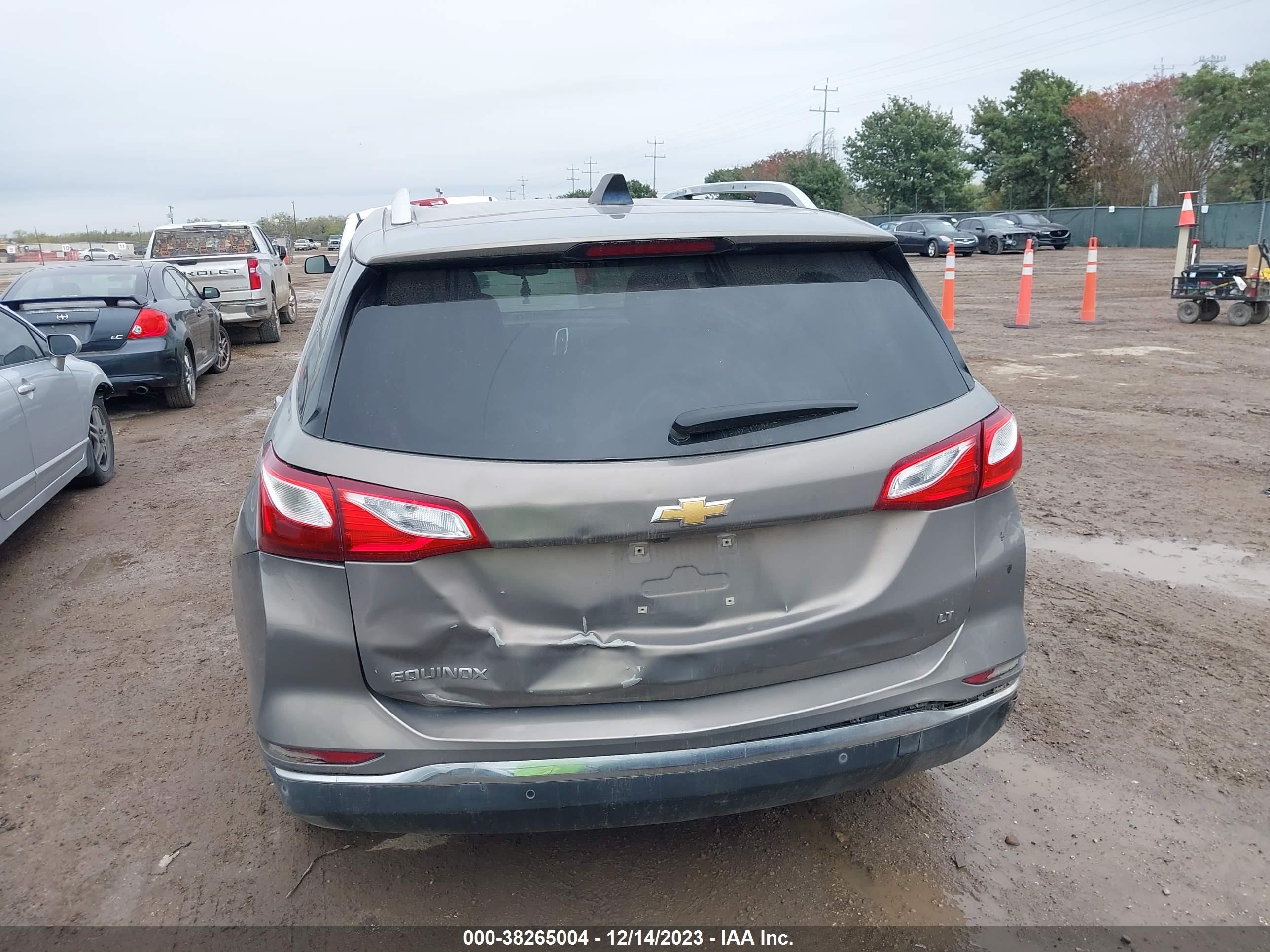 Photo 14 VIN: 3GNAXJEV6JL104823 - CHEVROLET EQUINOX 