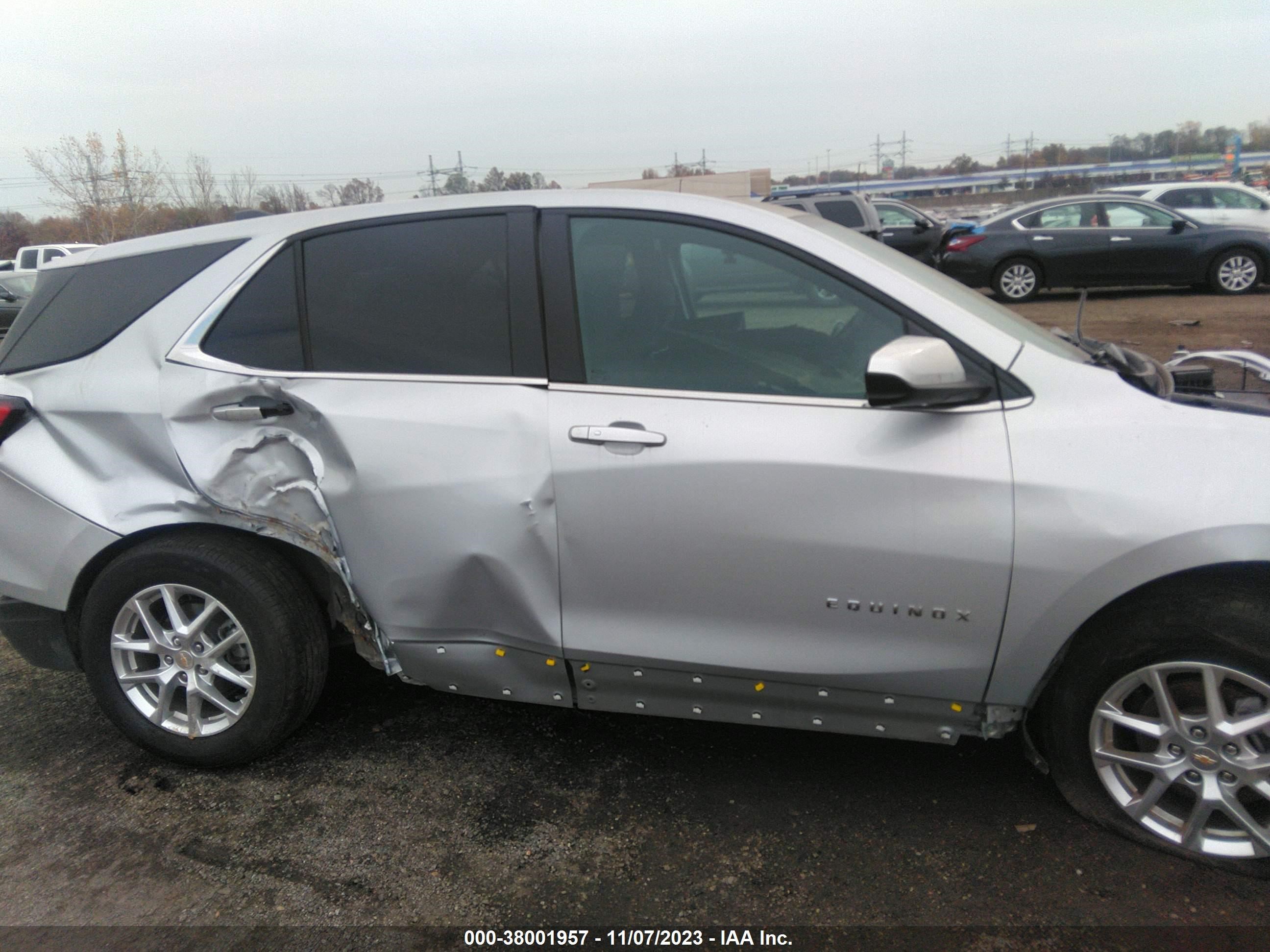 Photo 12 VIN: 3GNAXJEV6NL224692 - CHEVROLET EQUINOX LT 