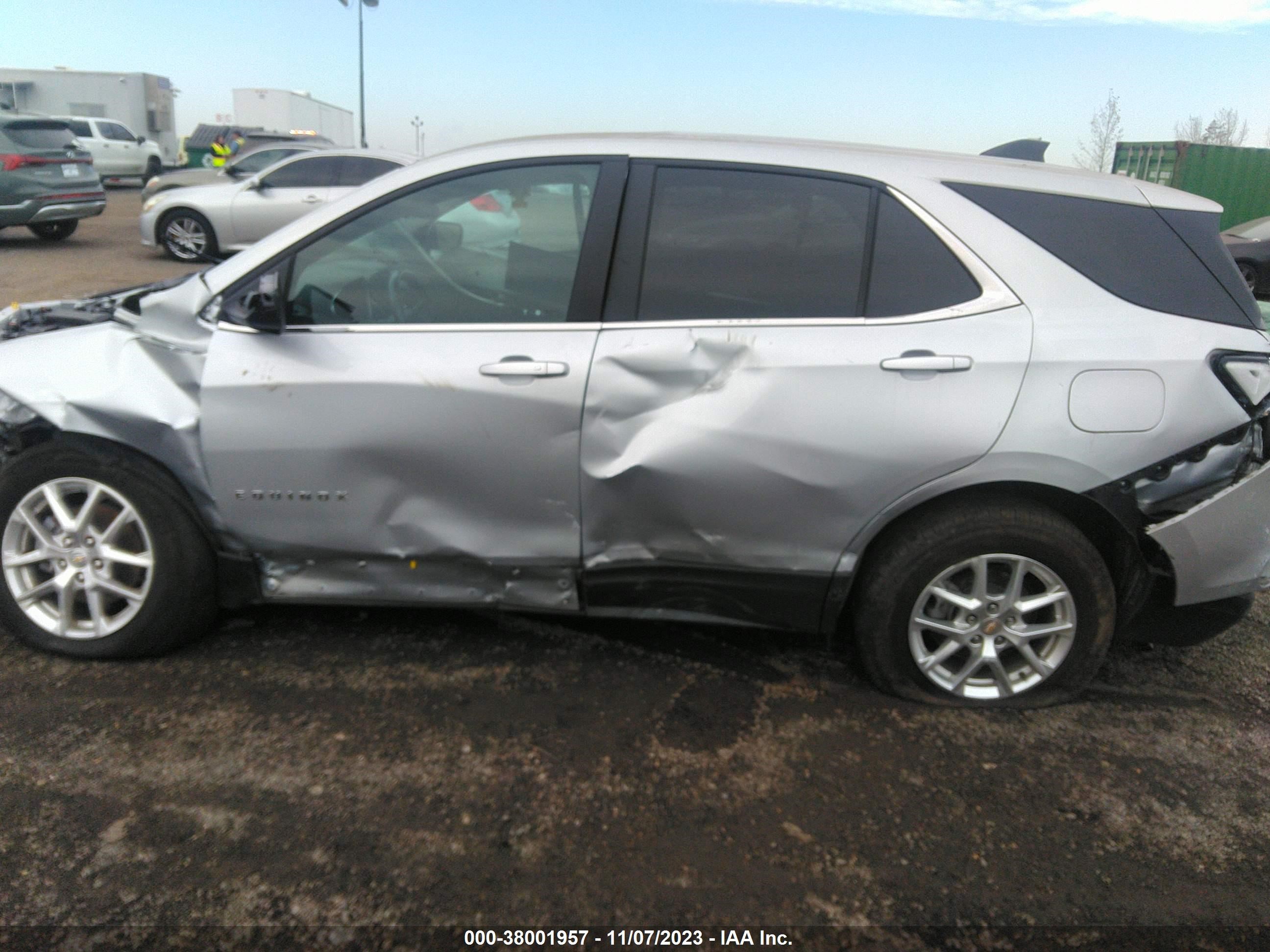 Photo 13 VIN: 3GNAXJEV6NL224692 - CHEVROLET EQUINOX LT 