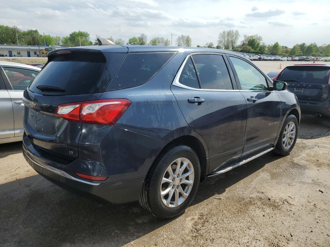 Photo 2 VIN: 3GNAXJEV7JS599409 - CHEVROLET EQUINOX 