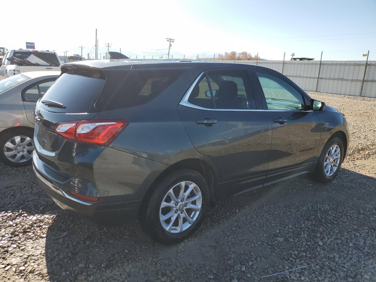 Photo 2 VIN: 3GNAXJEVXJS643869 - CHEVROLET EQUINOX 