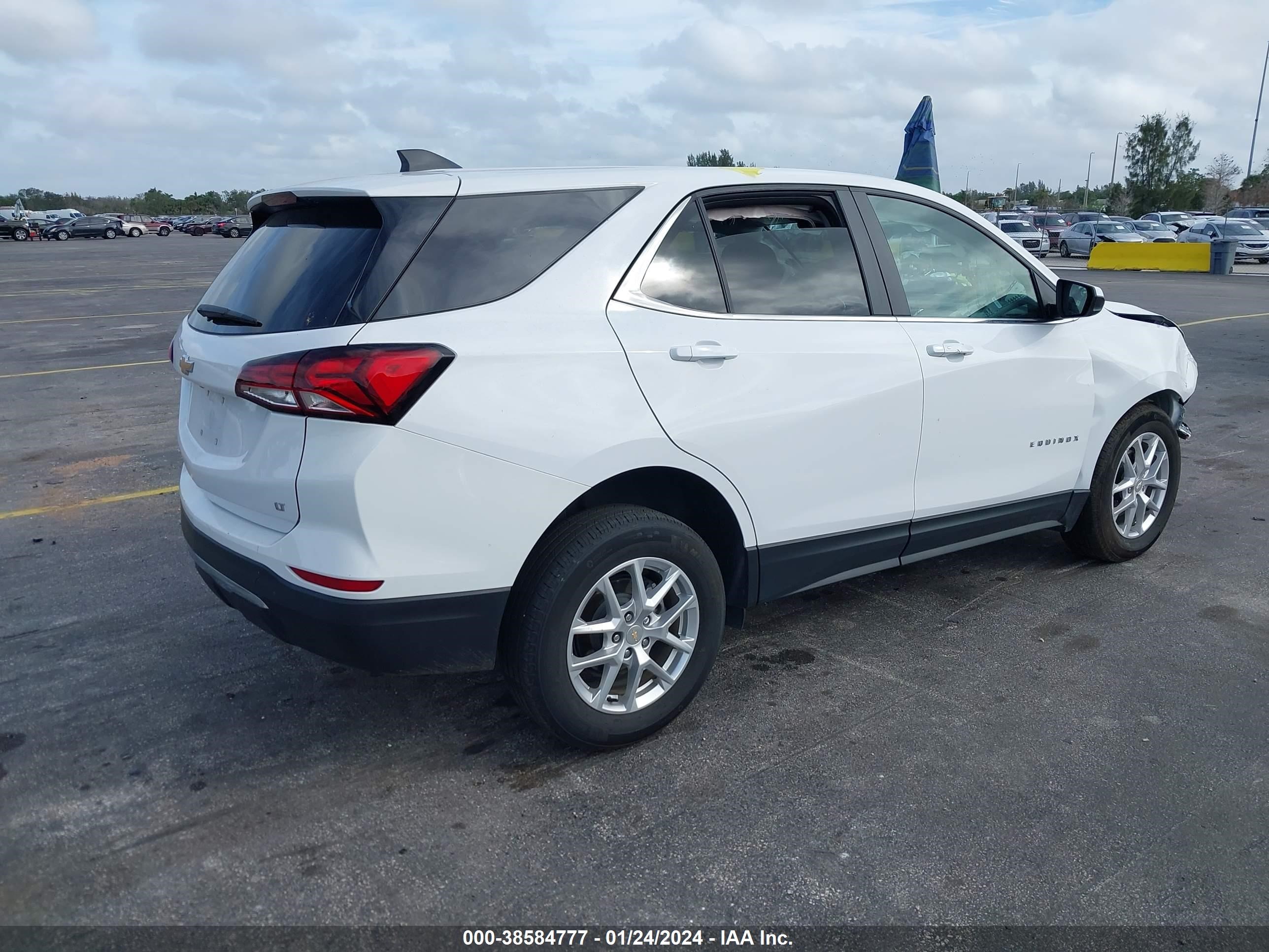 Photo 3 VIN: 3GNAXKEG7PL131285 - CHEVROLET EQUINOX 