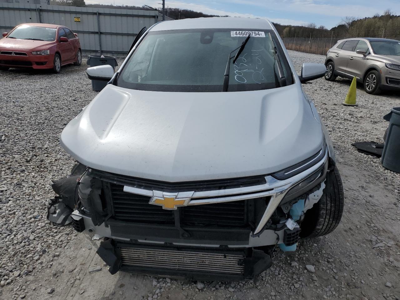 Photo 4 VIN: 3GNAXKEV2NL270932 - CHEVROLET EQUINOX 