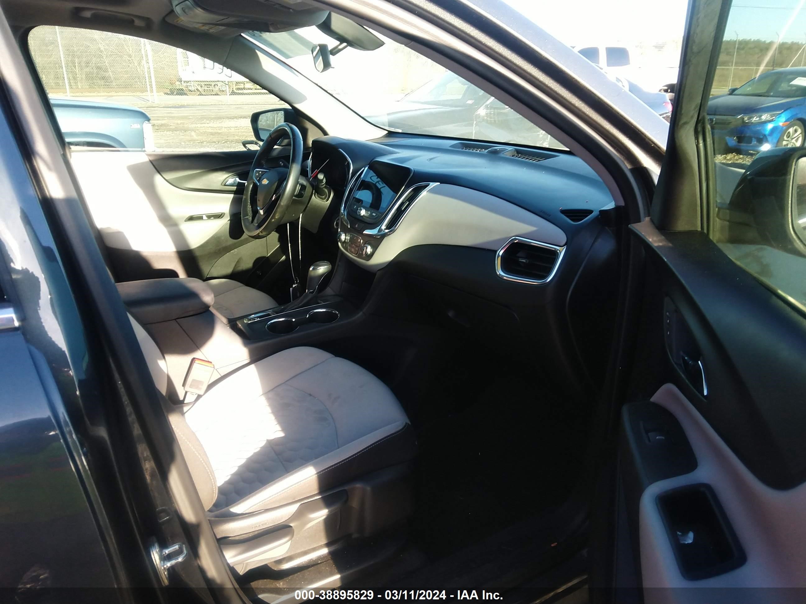 Photo 4 VIN: 3GNAXKEV5KS524408 - CHEVROLET EQUINOX 