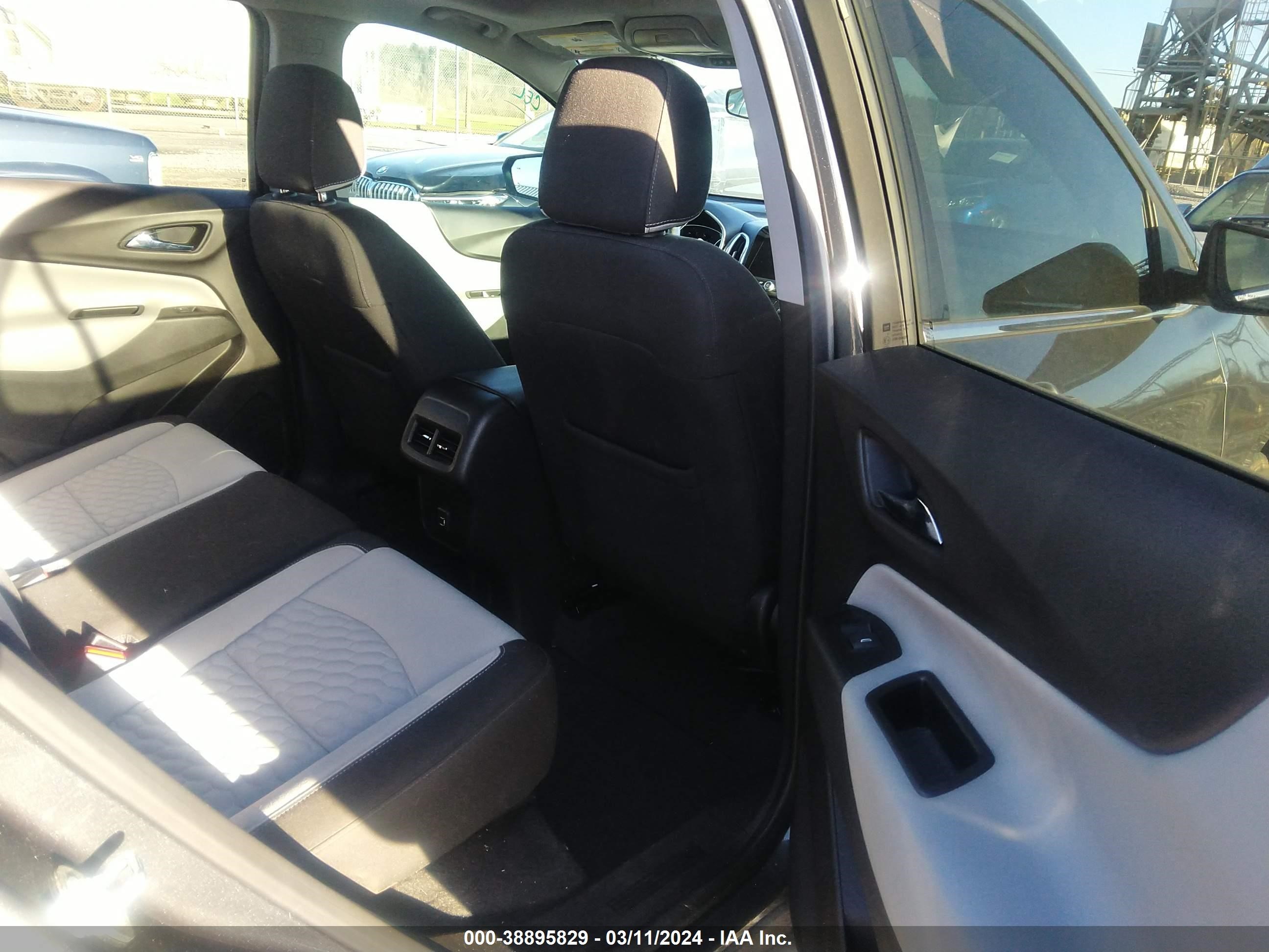 Photo 7 VIN: 3GNAXKEV5KS524408 - CHEVROLET EQUINOX 