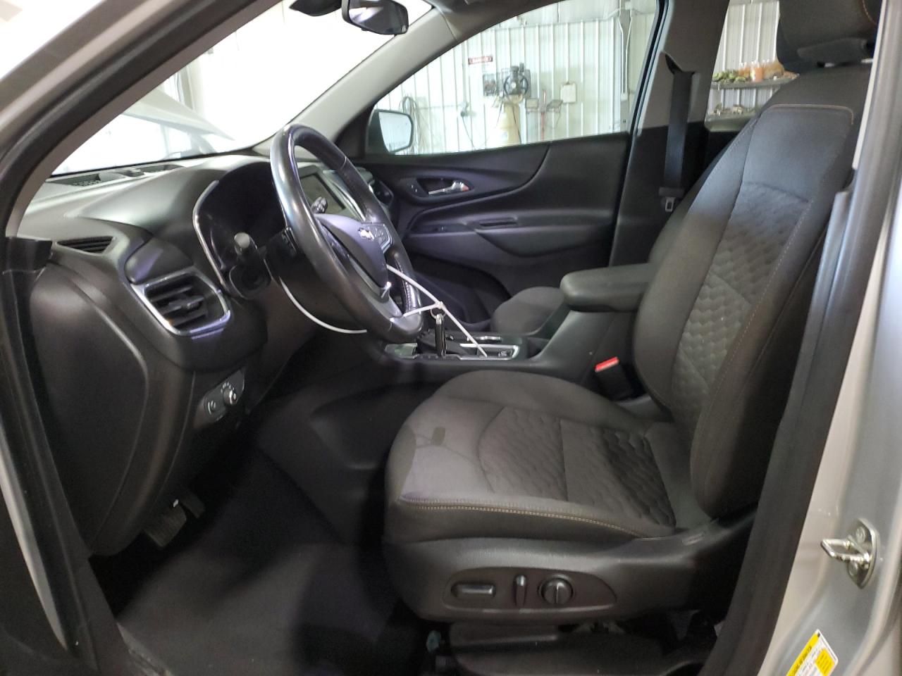 Photo 6 VIN: 3GNAXKEV8KS503892 - CHEVROLET EQUINOX 