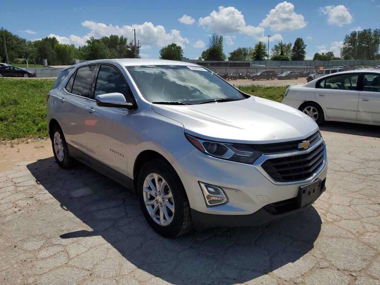 Photo 3 VIN: 3GNAXKEV9KS581369 - CHEVROLET EQUINOX 