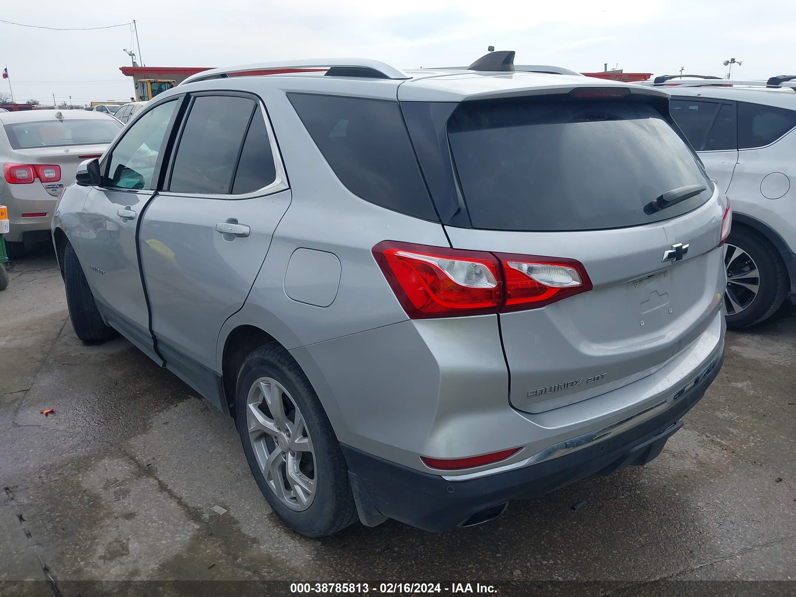 Photo 2 VIN: 3GNAXKEX1JL376123 - CHEVROLET EQUINOX 