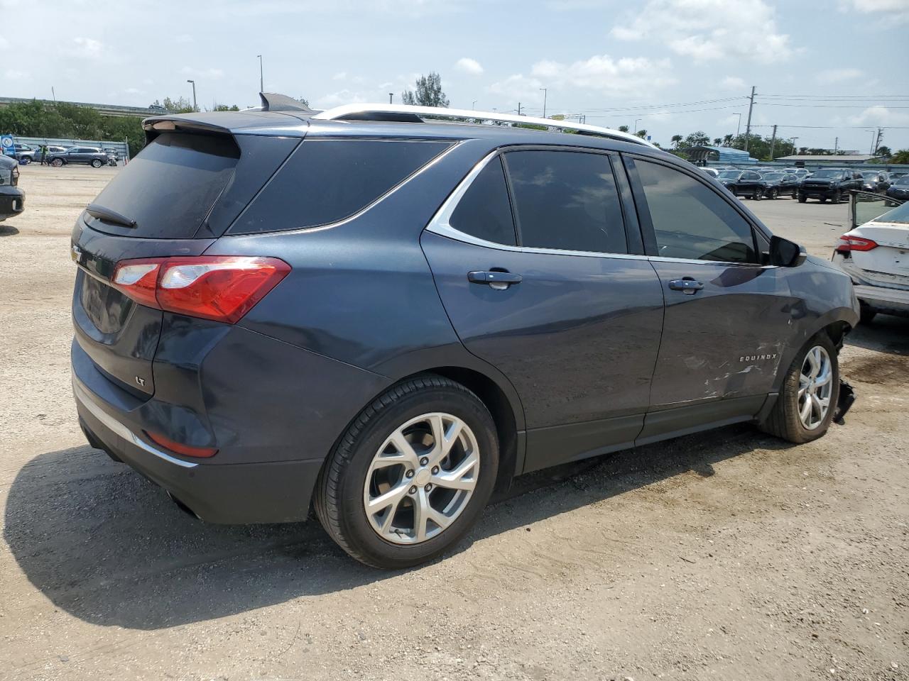 Photo 2 VIN: 3GNAXKEX8JS594095 - CHEVROLET EQUINOX 