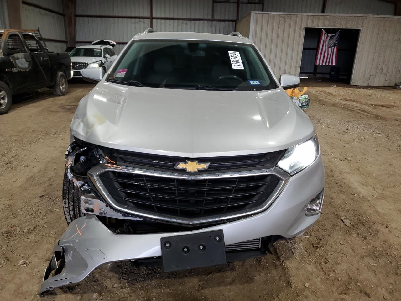 Photo 4 VIN: 3GNAXLEX0KS569988 - CHEVROLET EQUINOX 