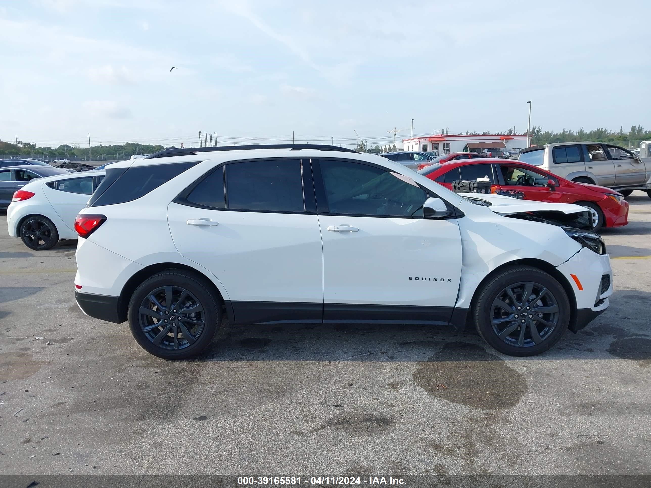 Photo 12 VIN: 3GNAXMEG4RS126744 - CHEVROLET EQUINOX 