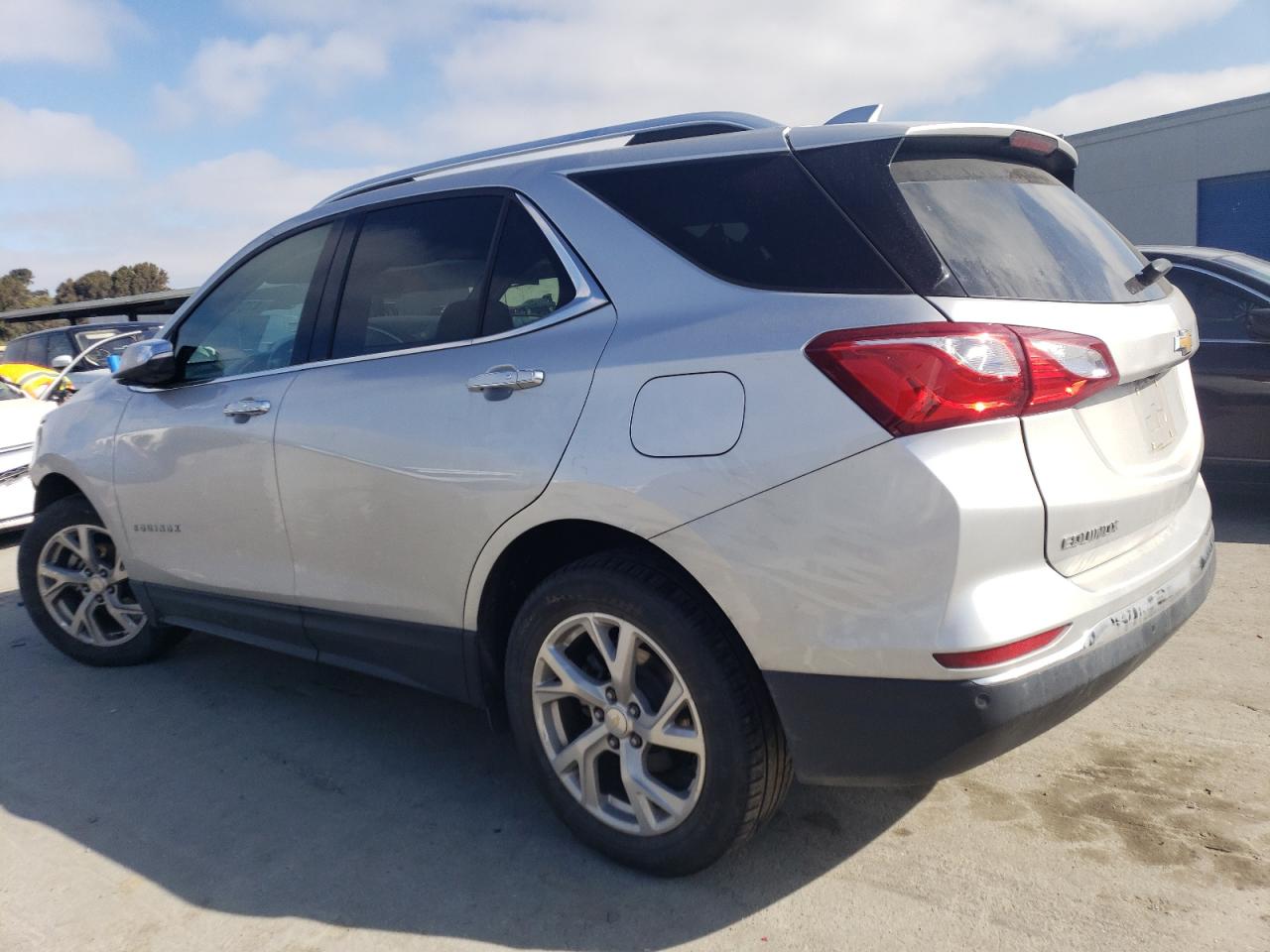 Photo 1 VIN: 3GNAXMEV1JS621020 - CHEVROLET EQUINOX 