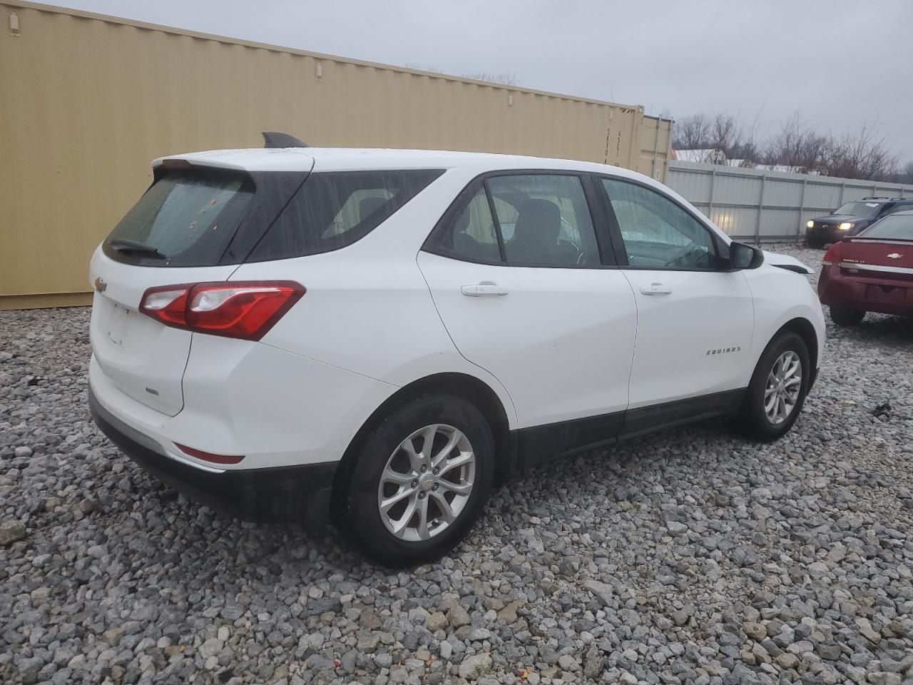 Photo 2 VIN: 3GNAXREV6JL125766 - CHEVROLET EQUINOX 