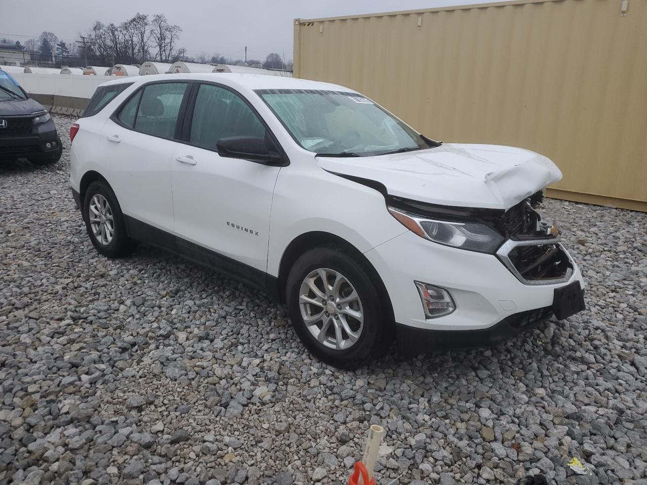 Photo 3 VIN: 3GNAXREV6JL125766 - CHEVROLET EQUINOX 