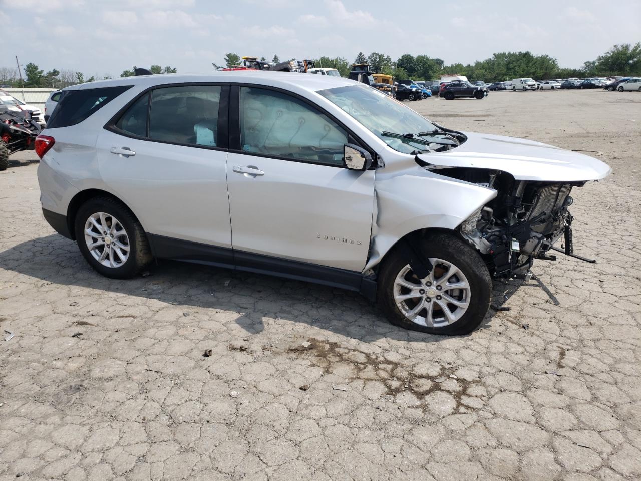 Photo 3 VIN: 3GNAXREV7JL340976 - CHEVROLET EQUINOX 