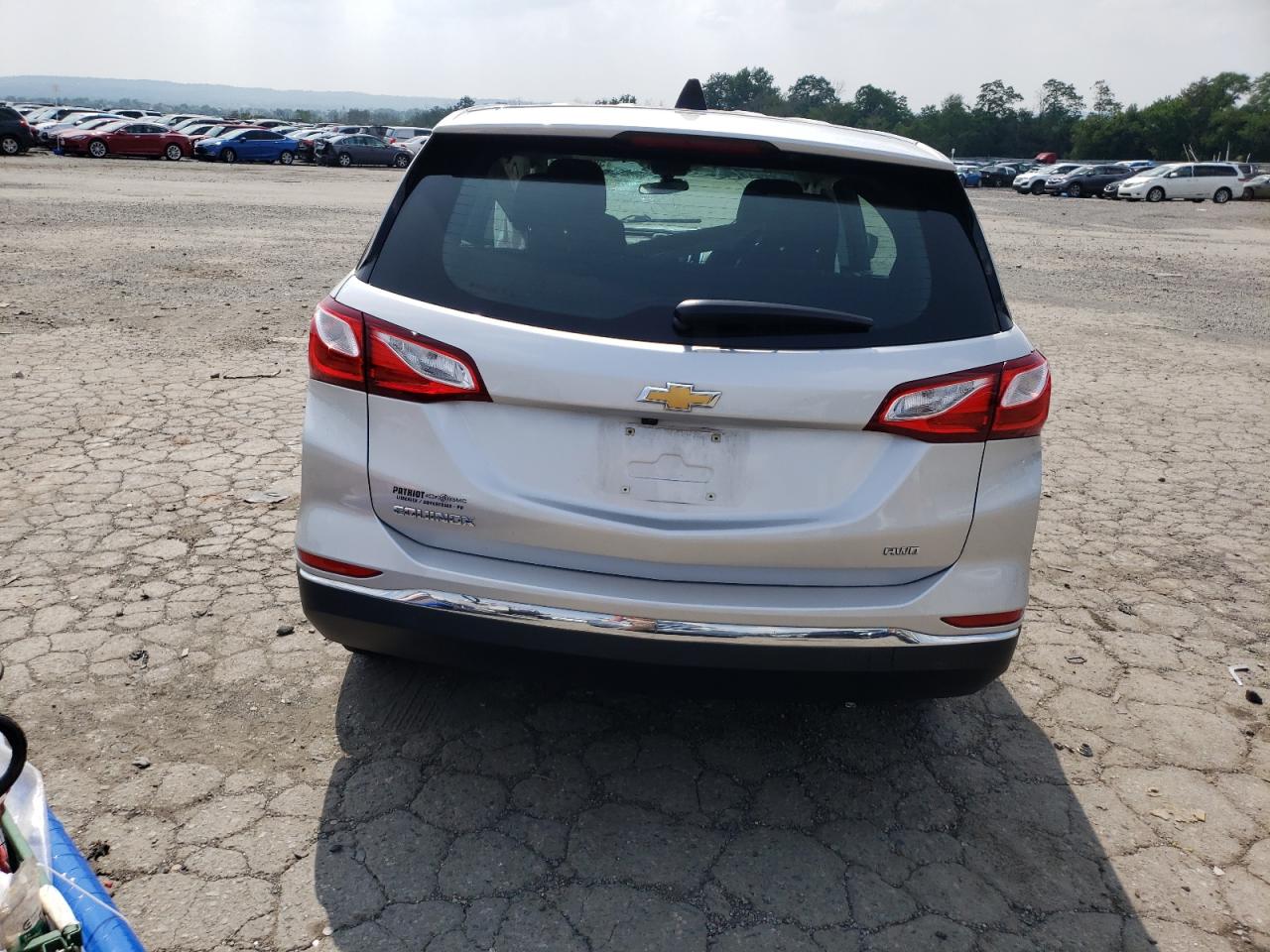 Photo 5 VIN: 3GNAXREV7JL340976 - CHEVROLET EQUINOX 