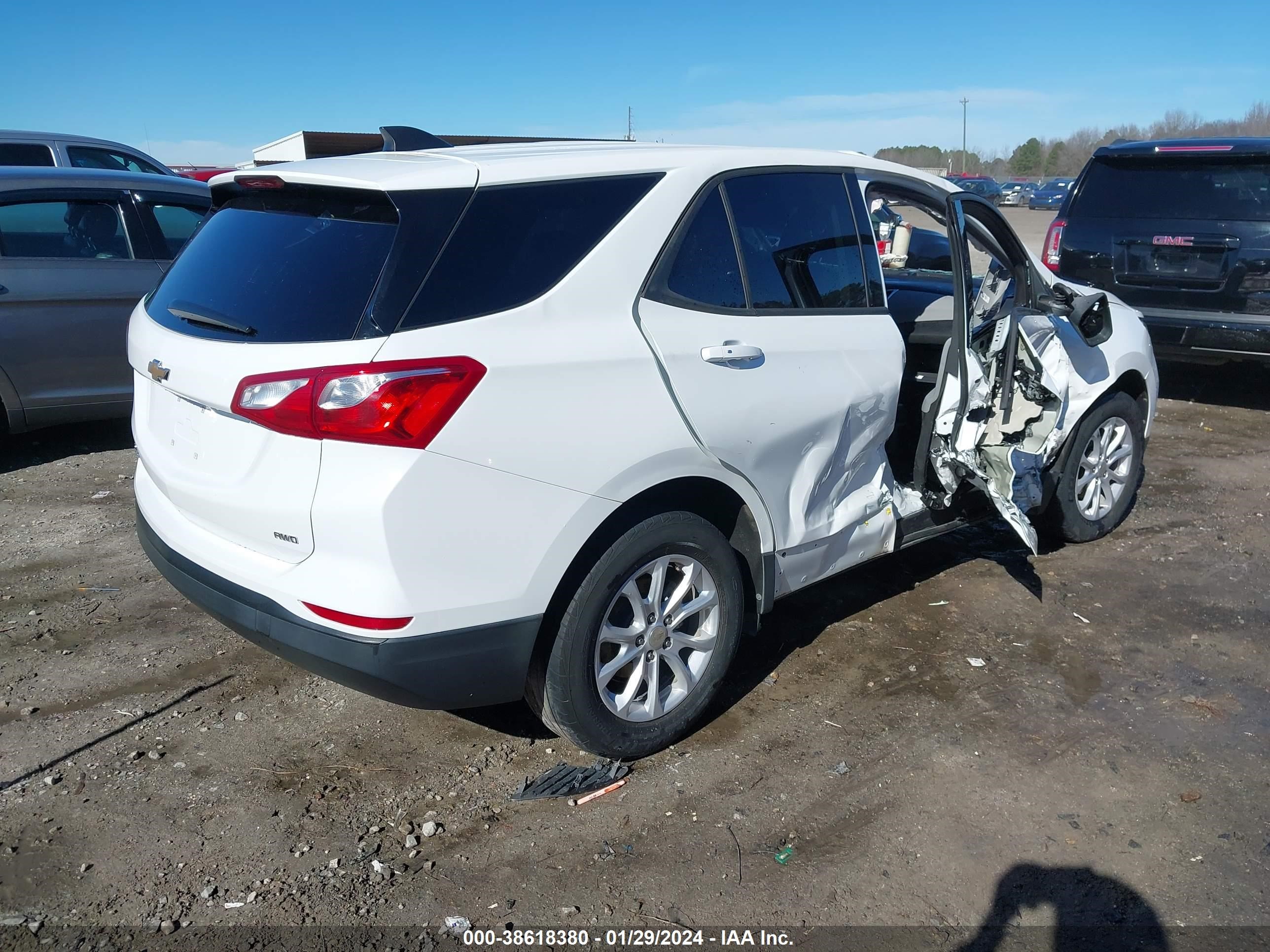 Photo 3 VIN: 3GNAXSEV1KS562735 - CHEVROLET EQUINOX 