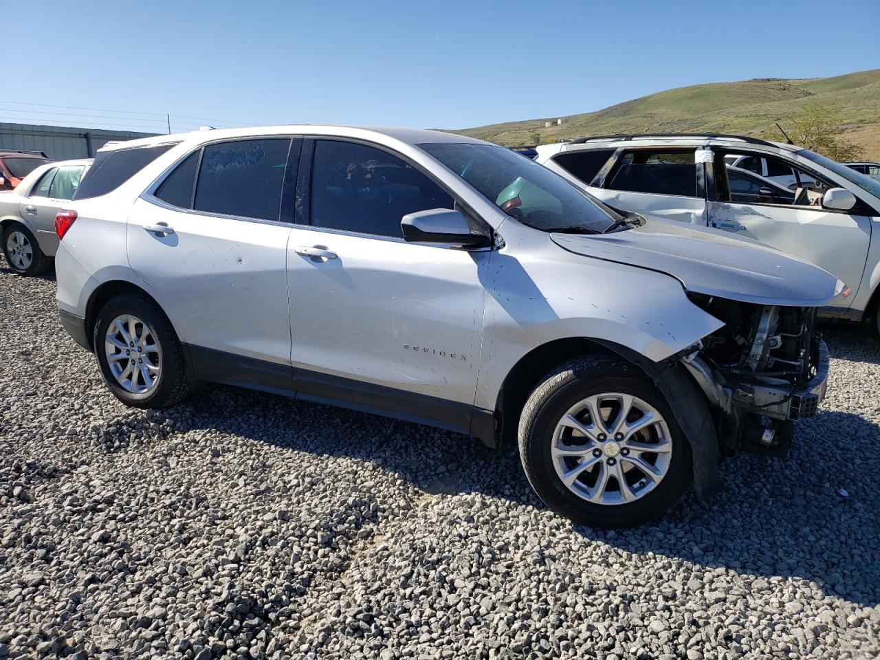 Photo 3 VIN: 3GNAXSEV4JS620870 - CHEVROLET EQUINOX 