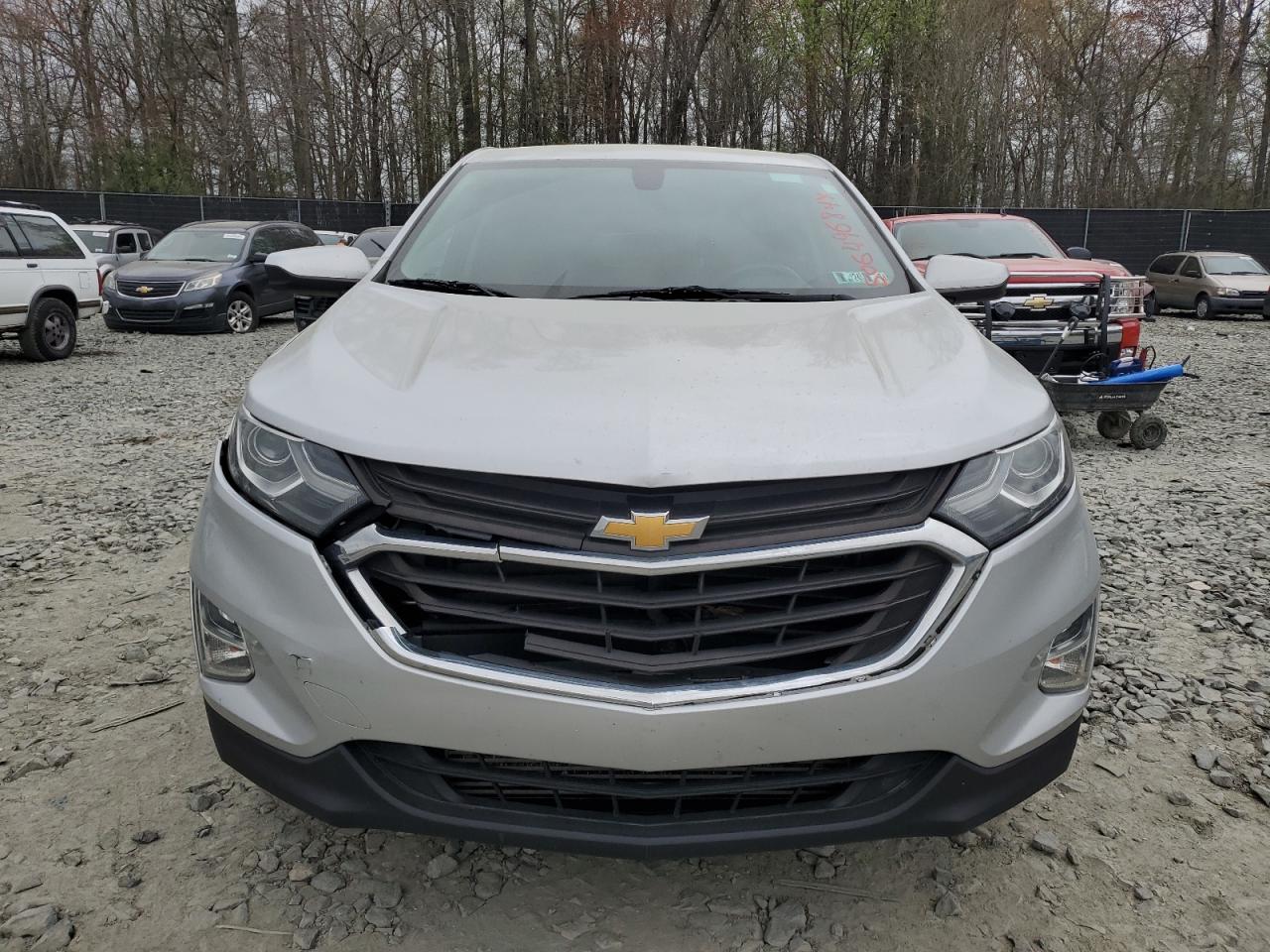 Photo 4 VIN: 3GNAXSEV6JS571364 - CHEVROLET EQUINOX 