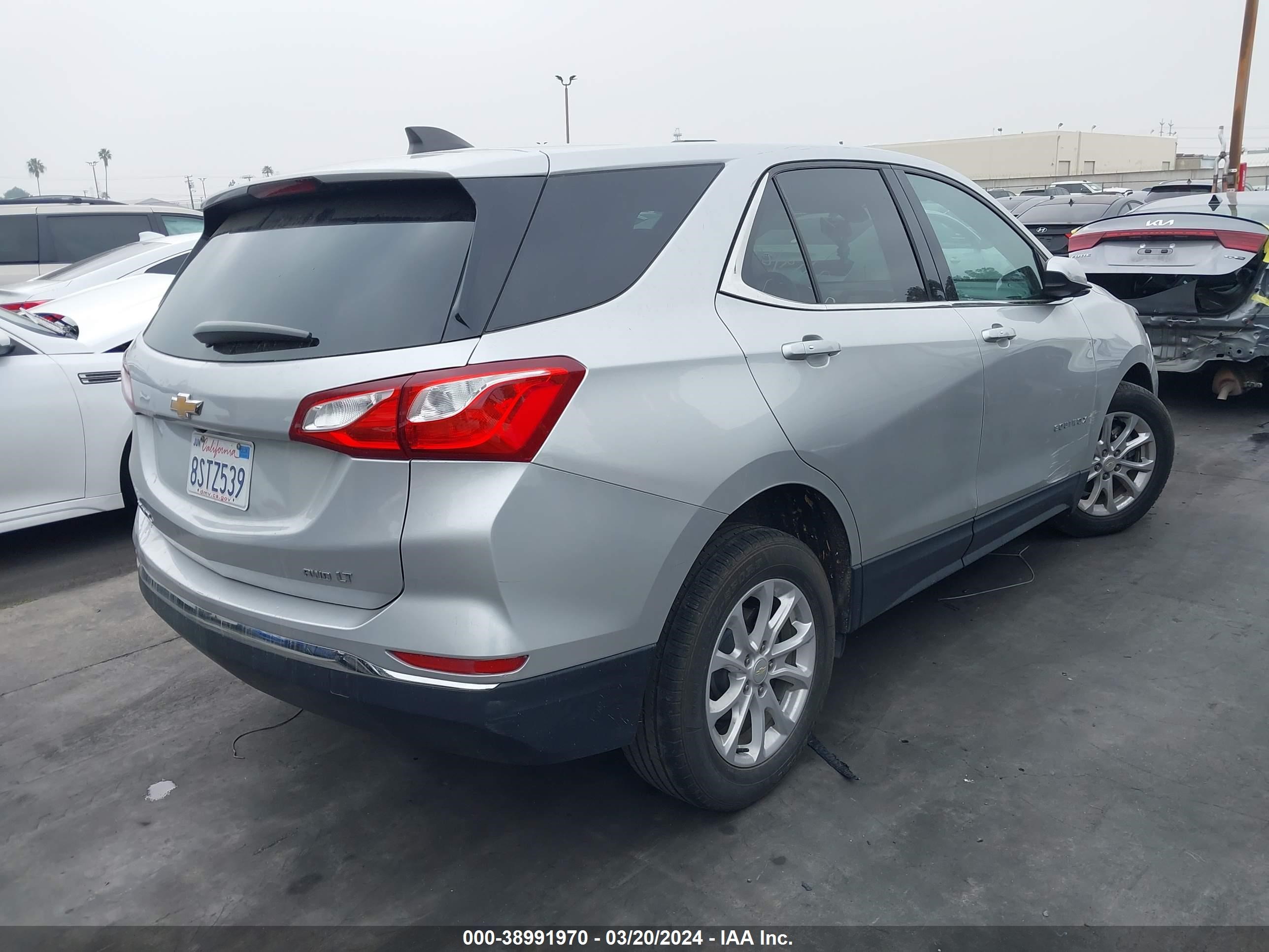 Photo 3 VIN: 3GNAXSEV6JS575947 - CHEVROLET EQUINOX 