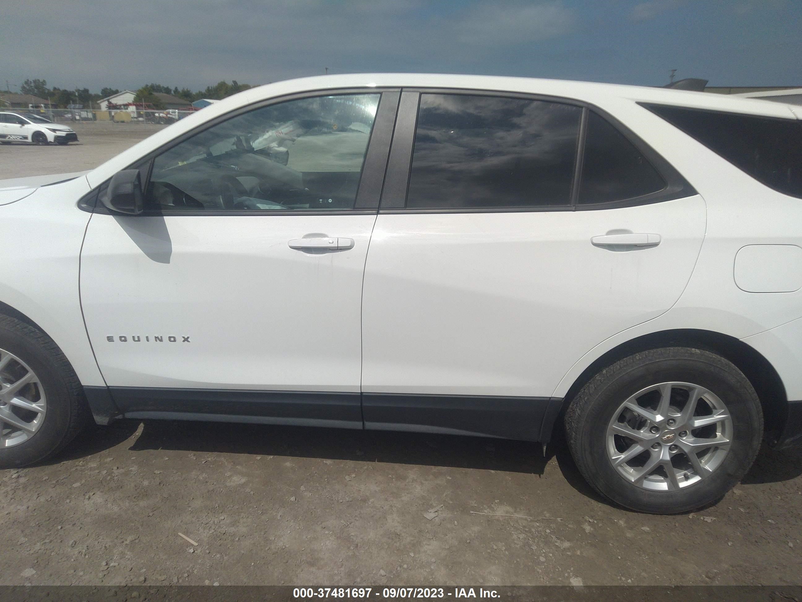 Photo 13 VIN: 3GNAXSEV8NS178200 - CHEVROLET EQUINOX 