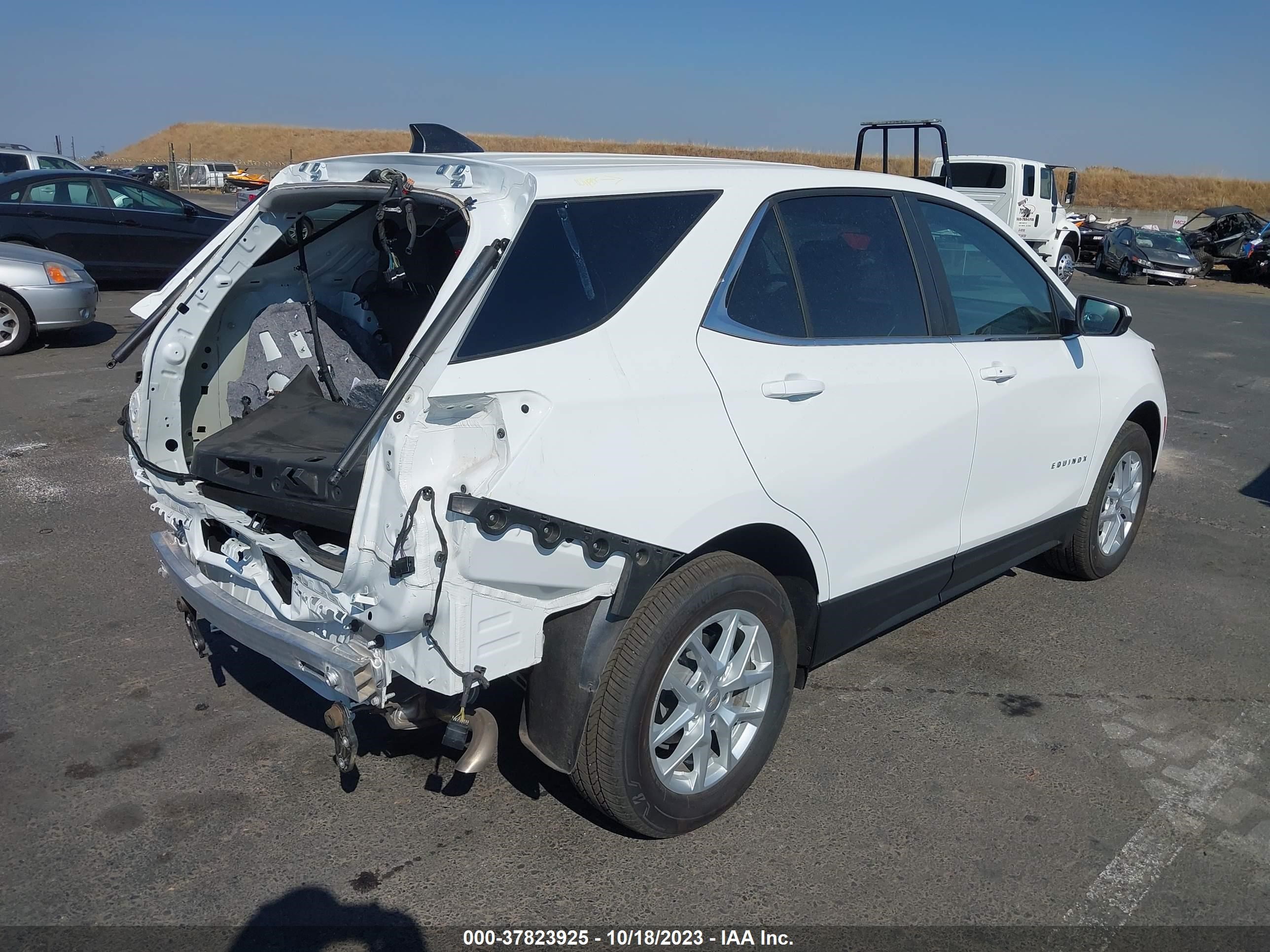 Photo 3 VIN: 3GNAXUEG0PS157552 - CHEVROLET EQUINOX 