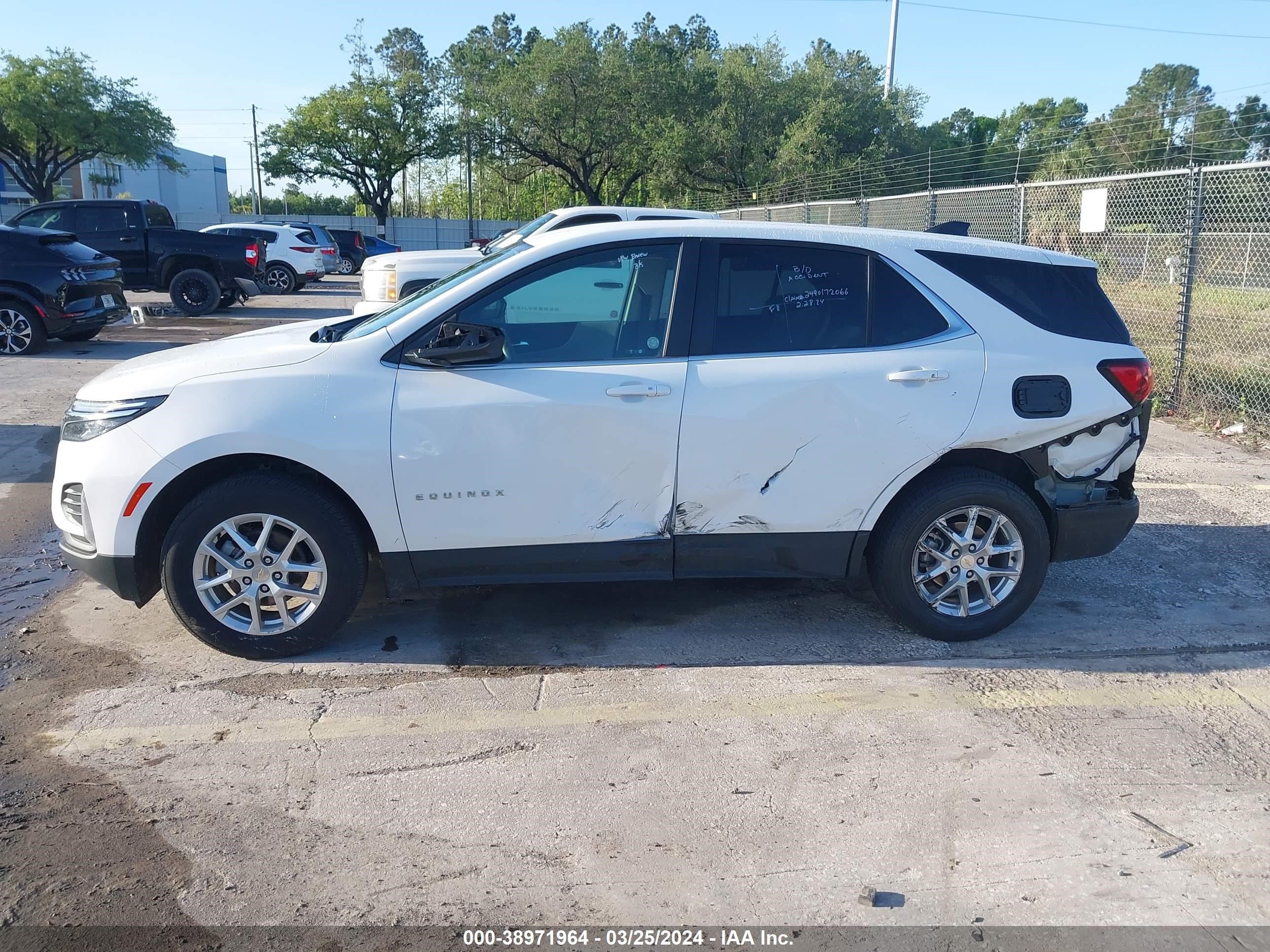 Photo 13 VIN: 3GNAXUEG0PS171094 - CHEVROLET EQUINOX 