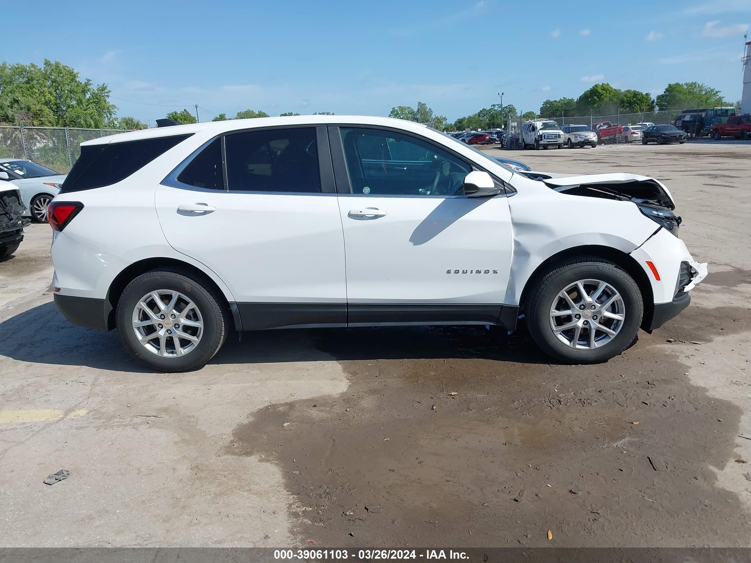 Photo 12 VIN: 3GNAXUEG2RL239814 - CHEVROLET EQUINOX 