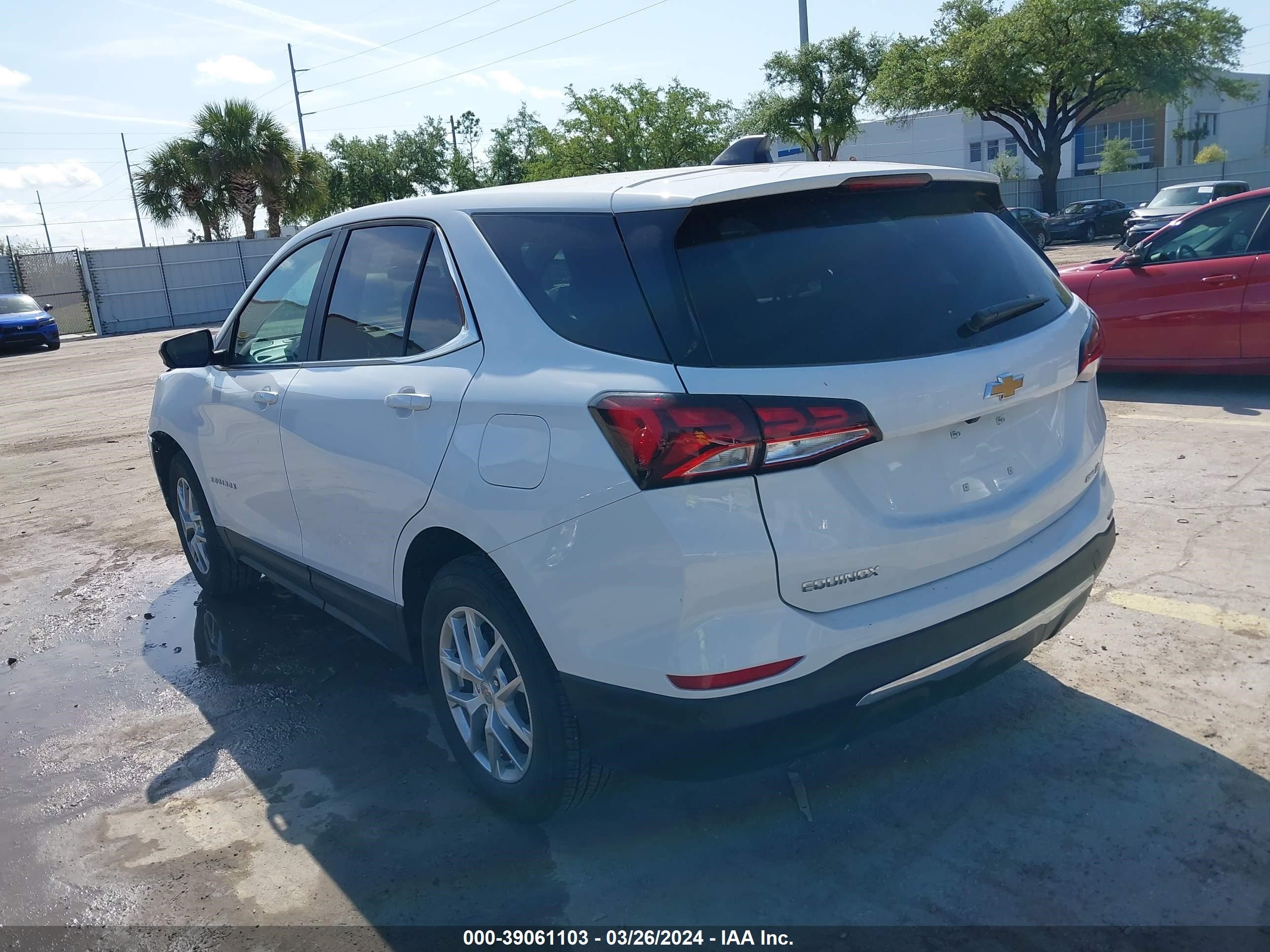 Photo 2 VIN: 3GNAXUEG2RL239814 - CHEVROLET EQUINOX 