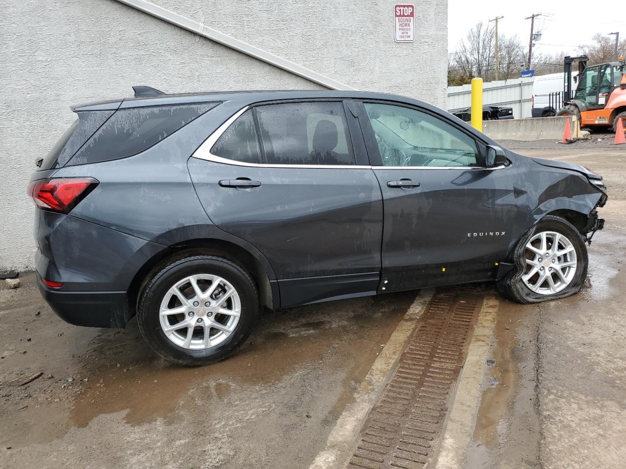 Photo 2 VIN: 3GNAXUEG4PS170823 - CHEVROLET EQUINOX 