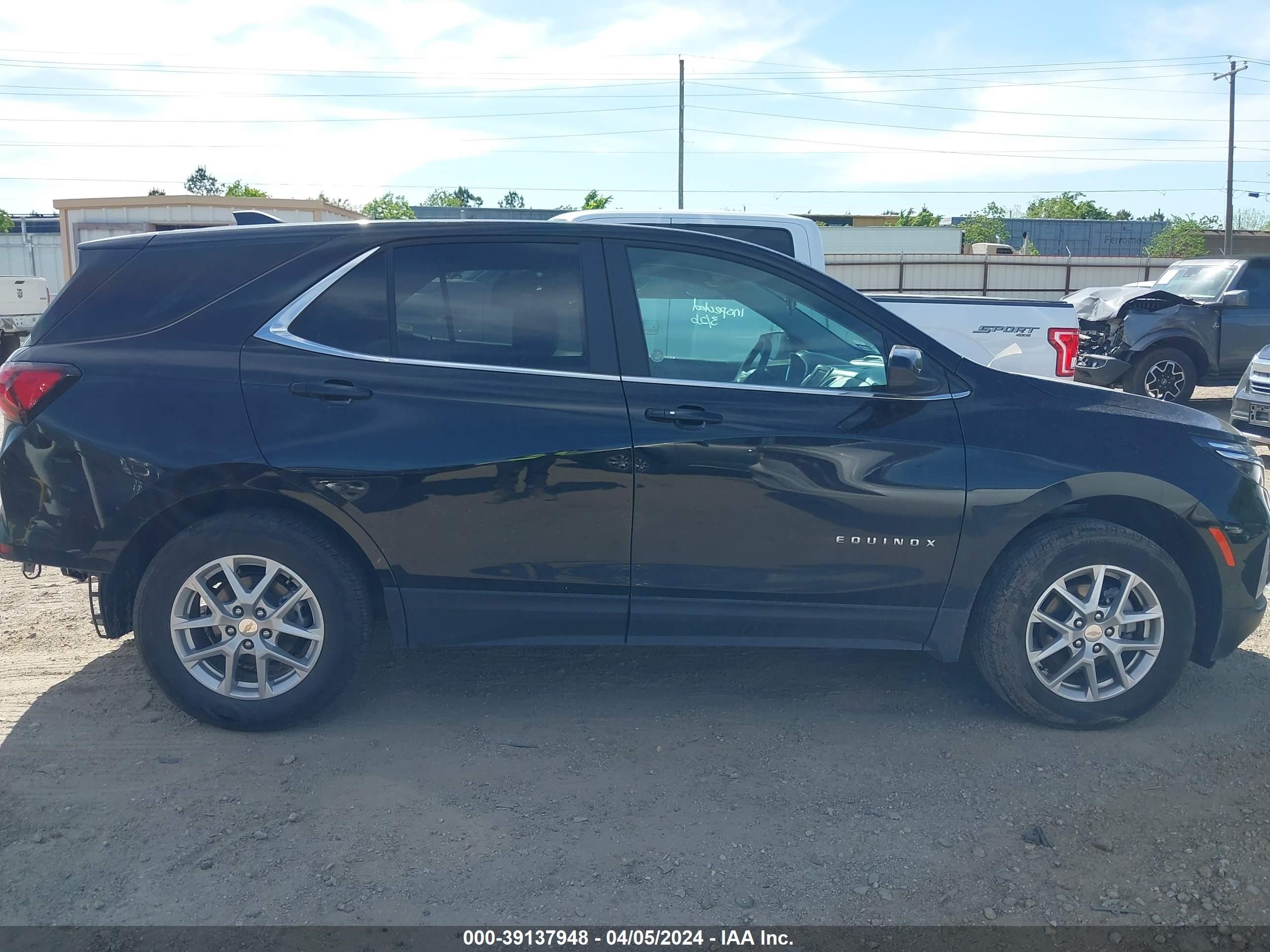 Photo 13 VIN: 3GNAXUEG4RL157129 - CHEVROLET EQUINOX 