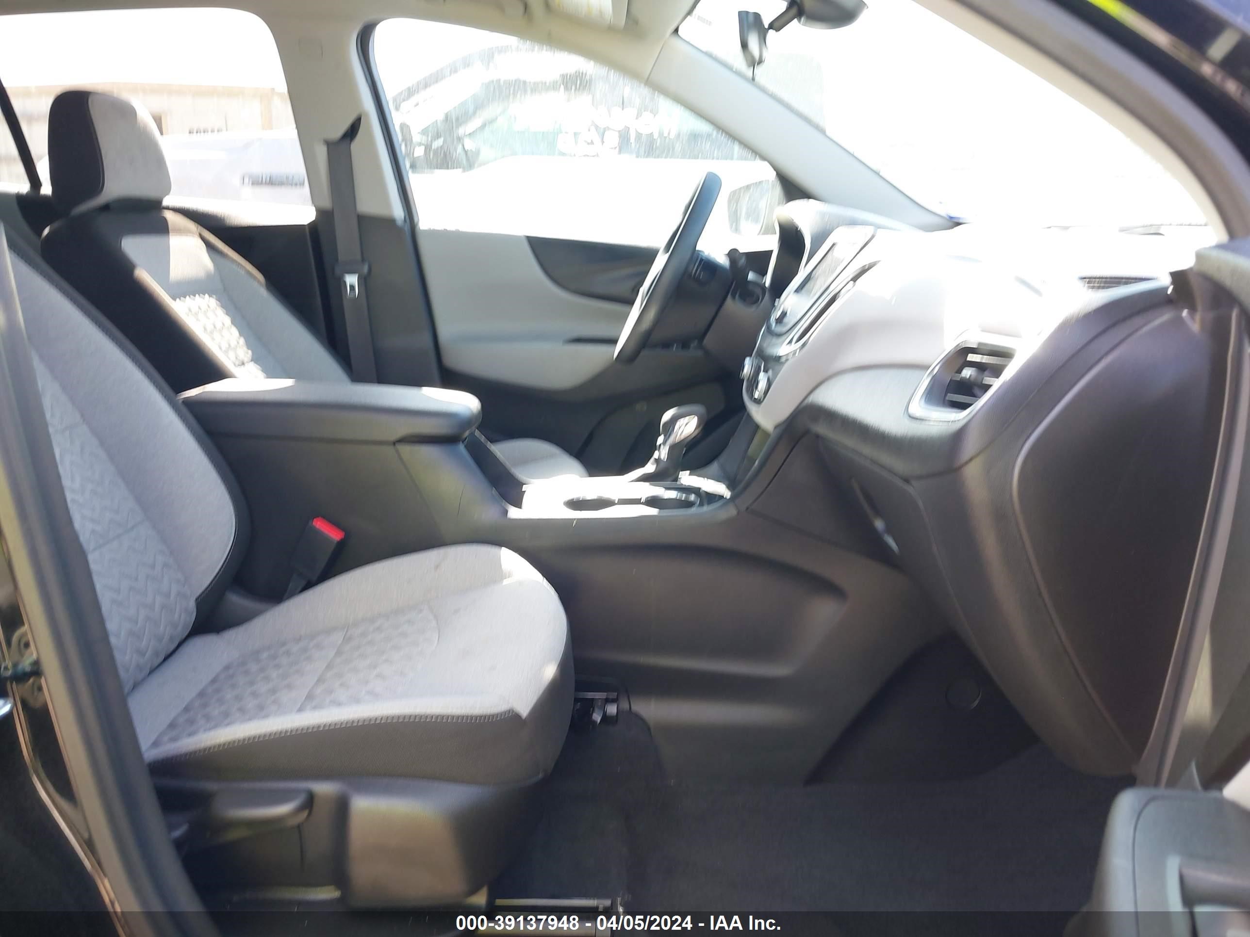 Photo 4 VIN: 3GNAXUEG4RL157129 - CHEVROLET EQUINOX 