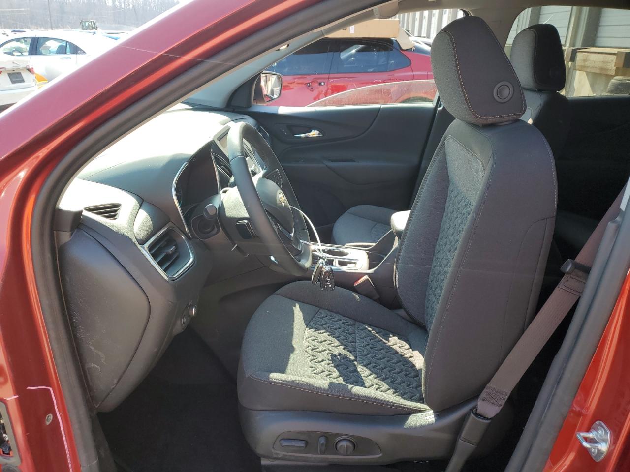 Photo 6 VIN: 3GNAXUEG5RL210789 - CHEVROLET EQUINOX 