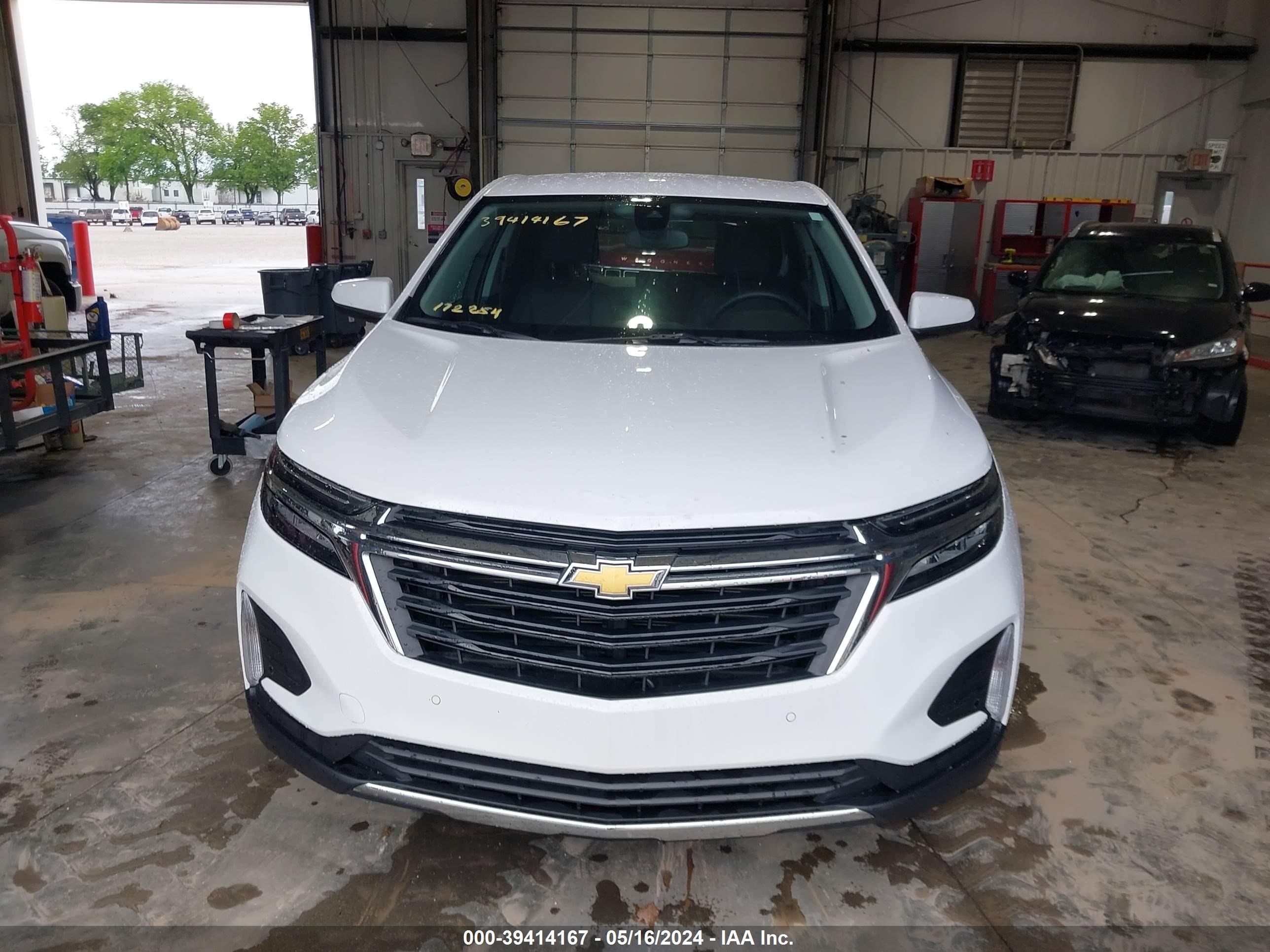 Photo 11 VIN: 3GNAXUEG5RL220657 - CHEVROLET EQUINOX 