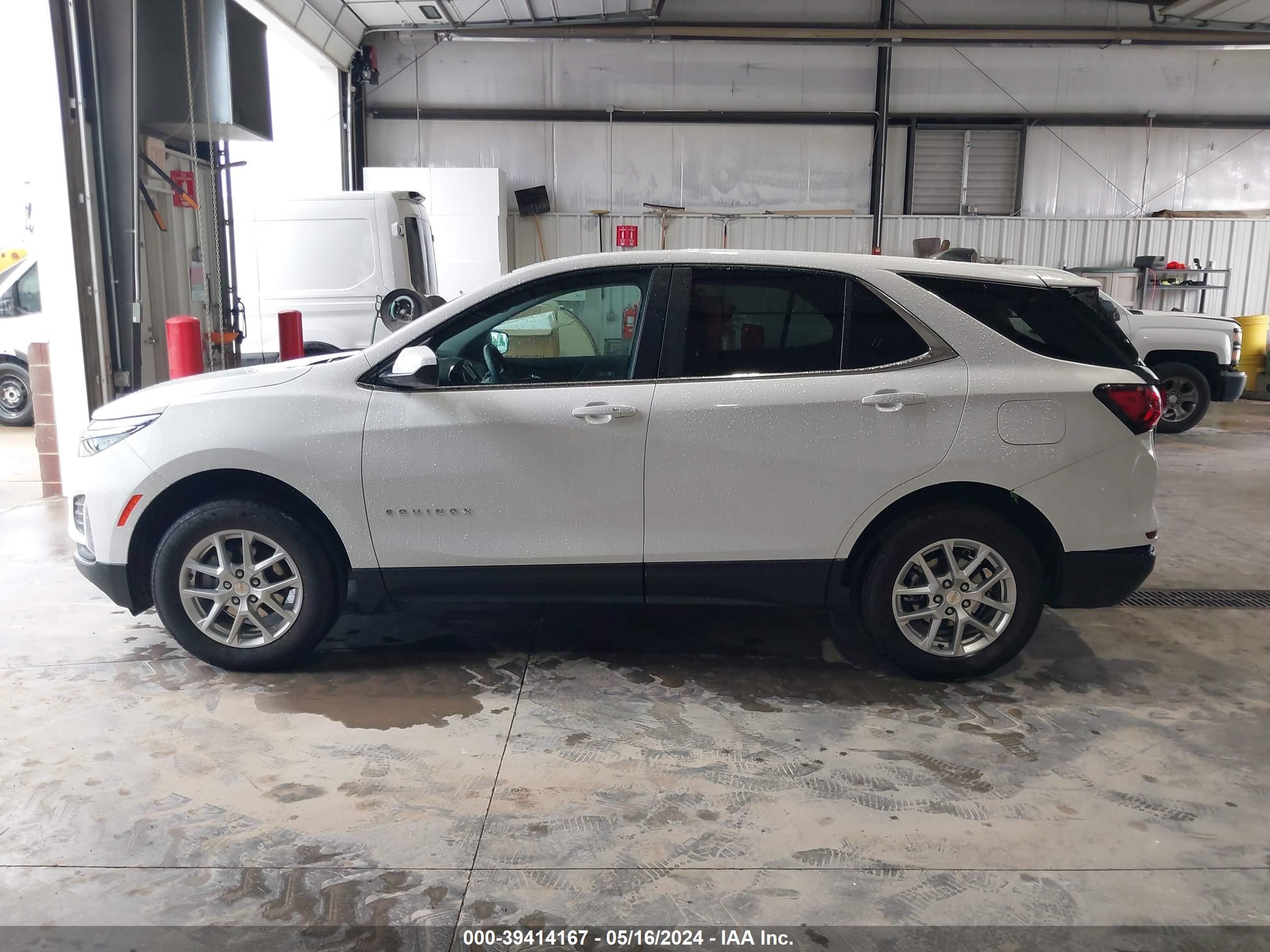 Photo 13 VIN: 3GNAXUEG5RL220657 - CHEVROLET EQUINOX 