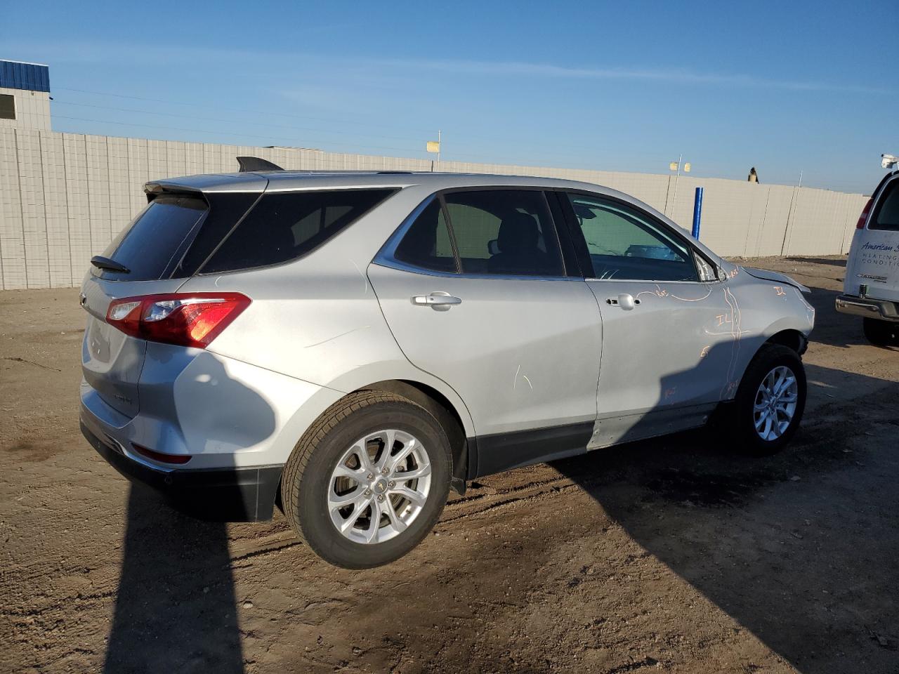 Photo 2 VIN: 3GNAXUEV1KL205898 - CHEVROLET EQUINOX 